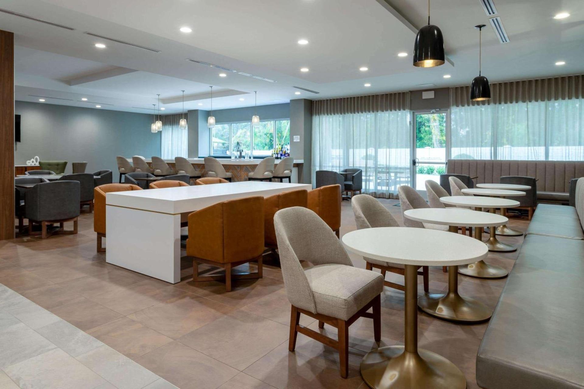 Wyndham Garden Orlando Airport - Free Airport Shuttle photo 5