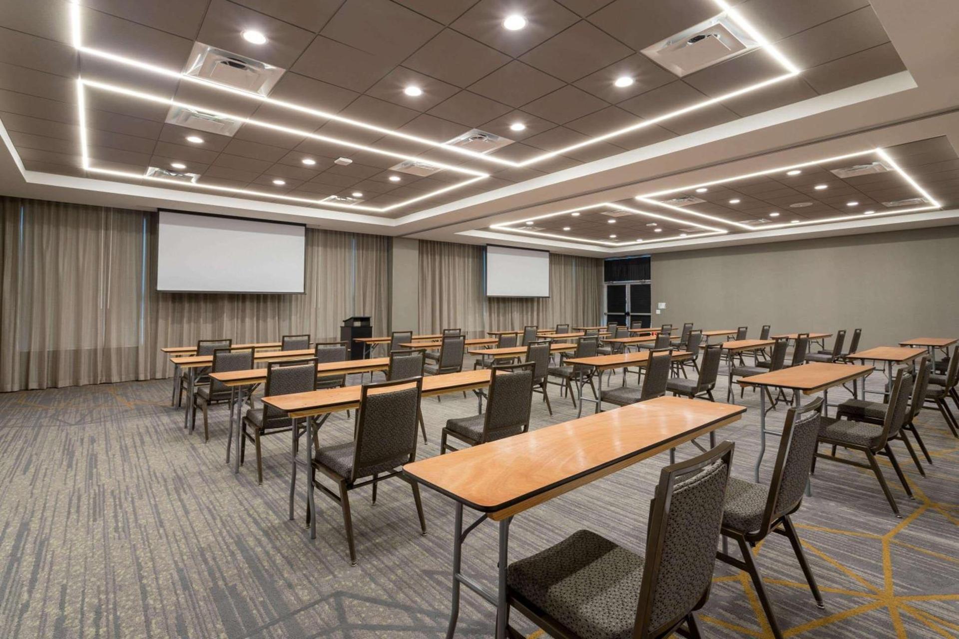 Wyndham Garden Orlando Airport - Free Airport Shuttle photo 23