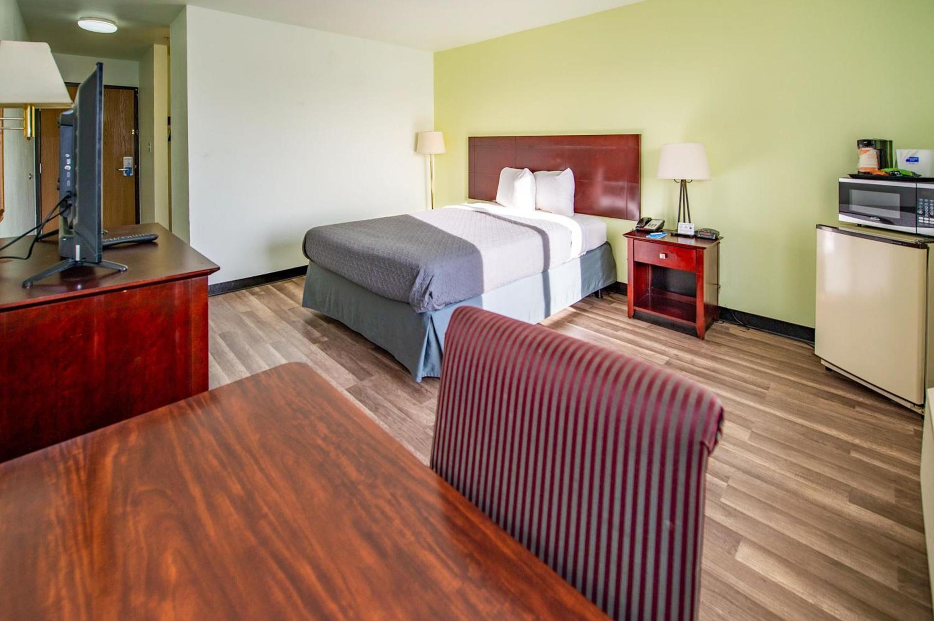 Rodeway Inn Central Colorado Springs photo 40