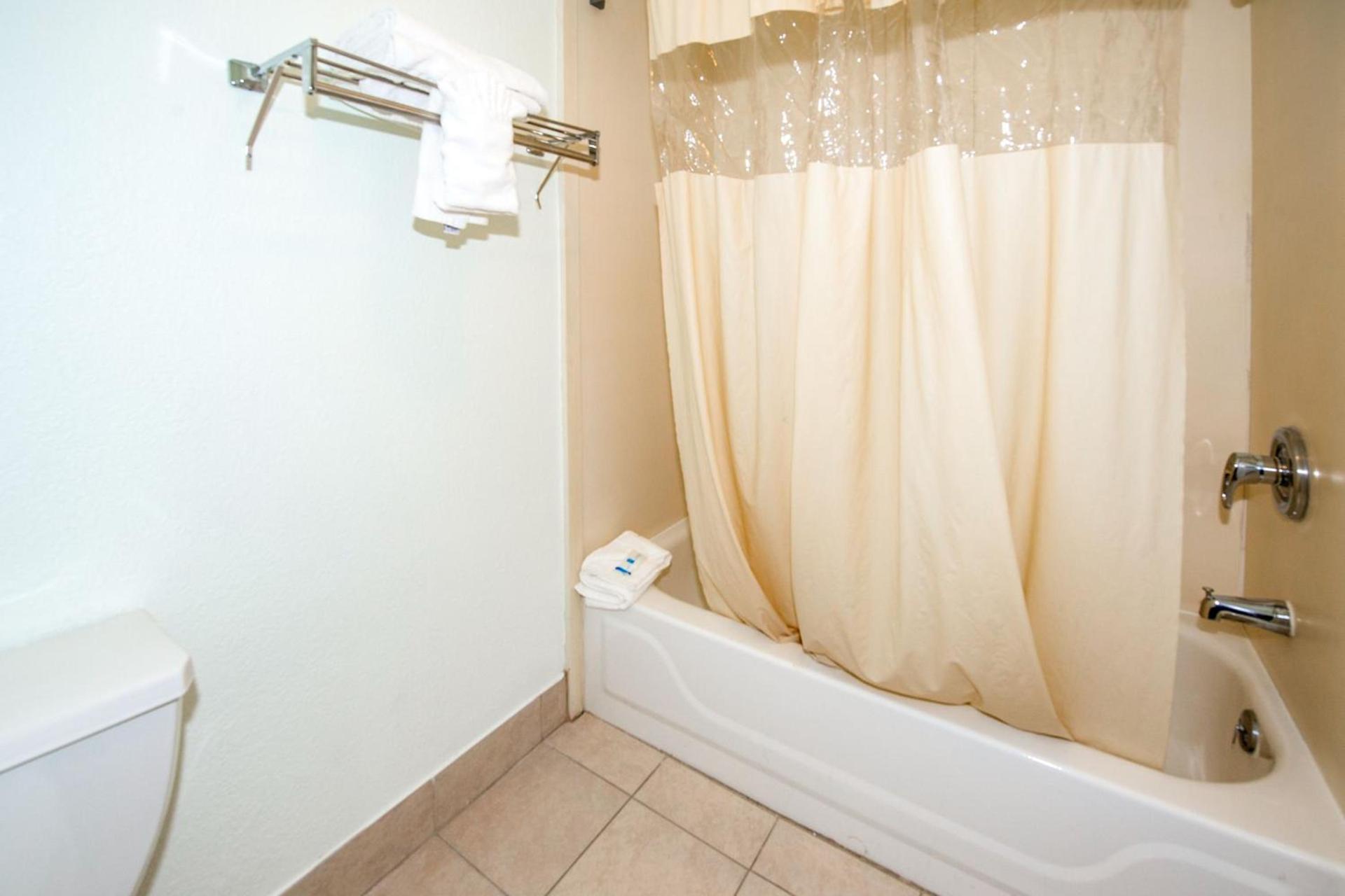Rodeway Inn Central Colorado Springs photo 46