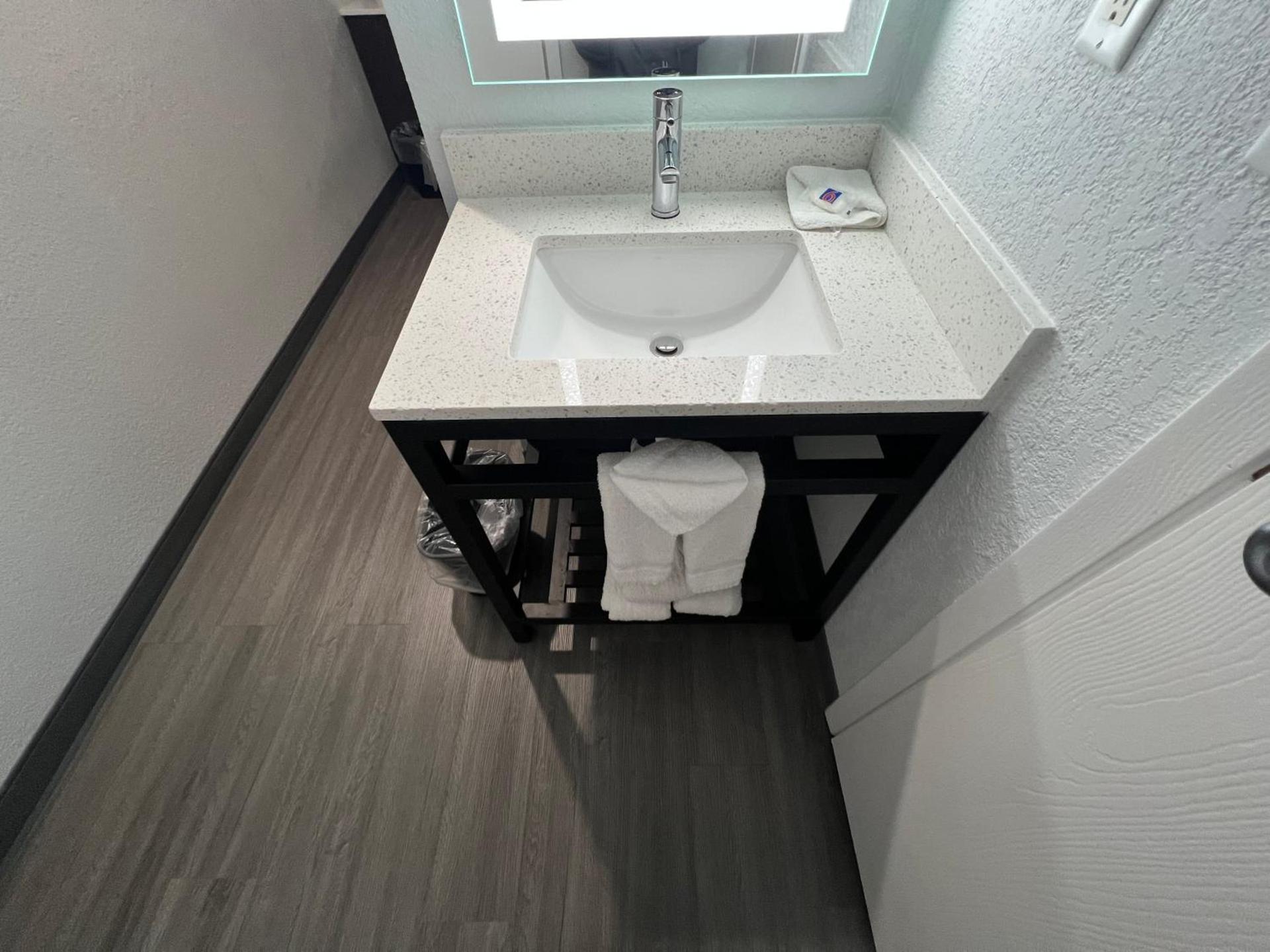 Motel 6-Altoona, IA - Des Moines East photo 33