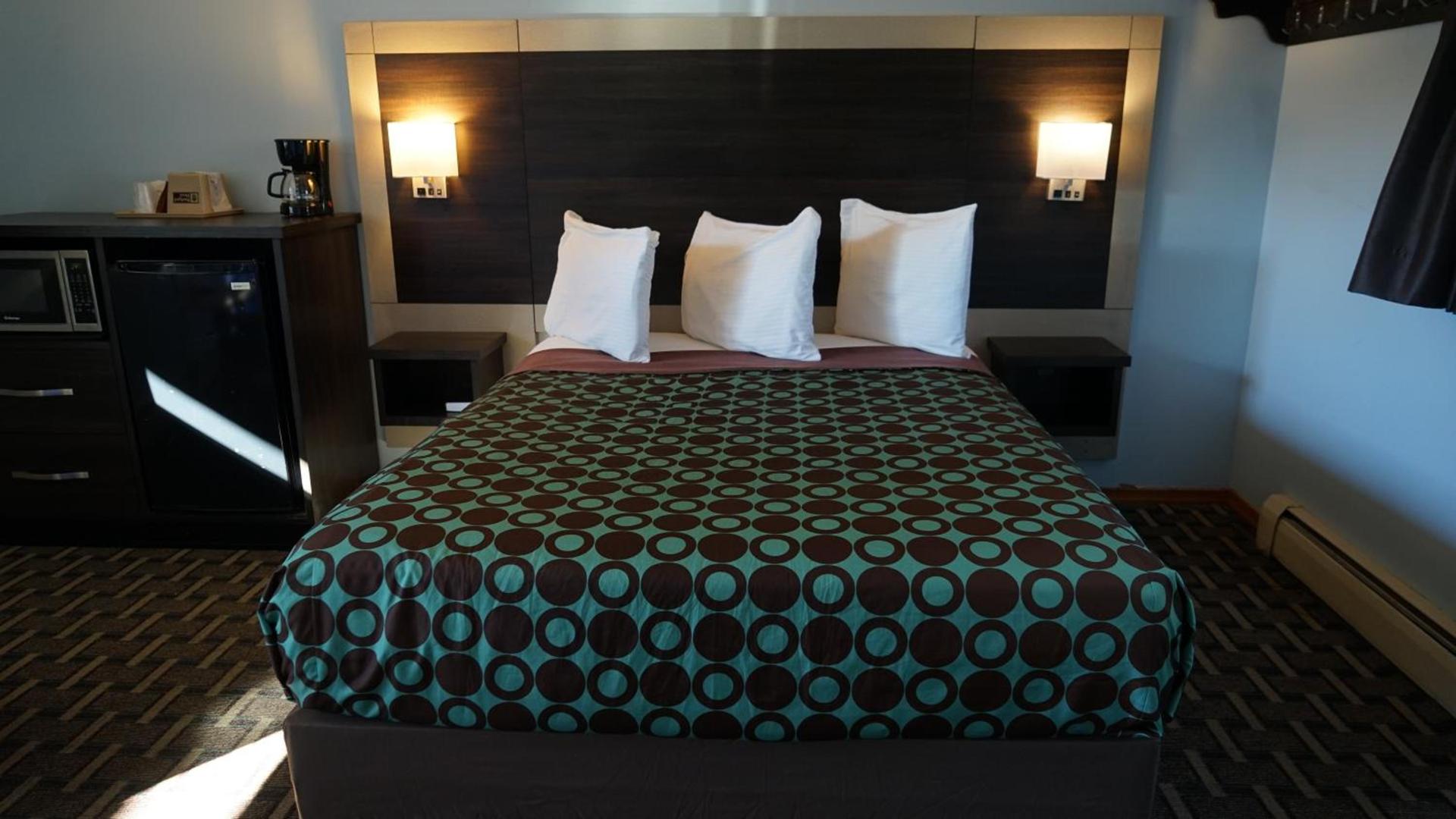 Budget Host Inn Fridley photo 21