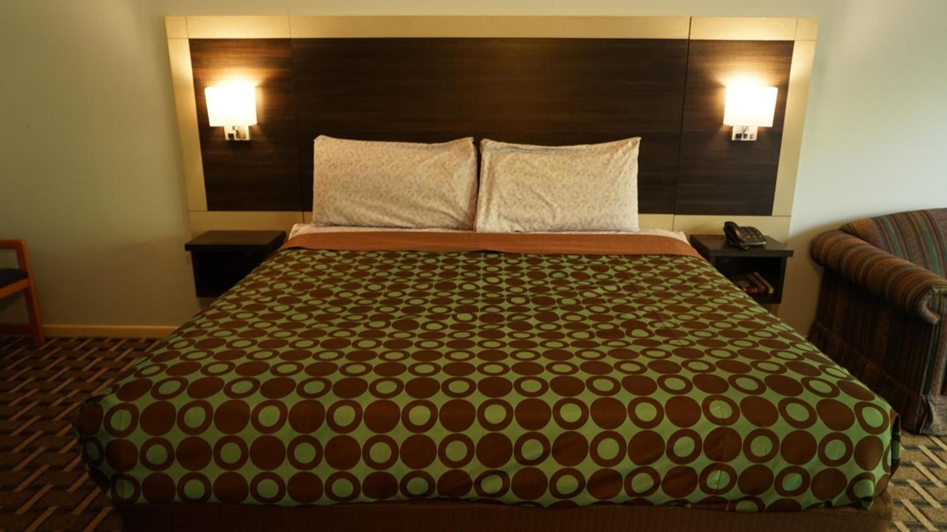 Budget Host Inn Fridley photo 20