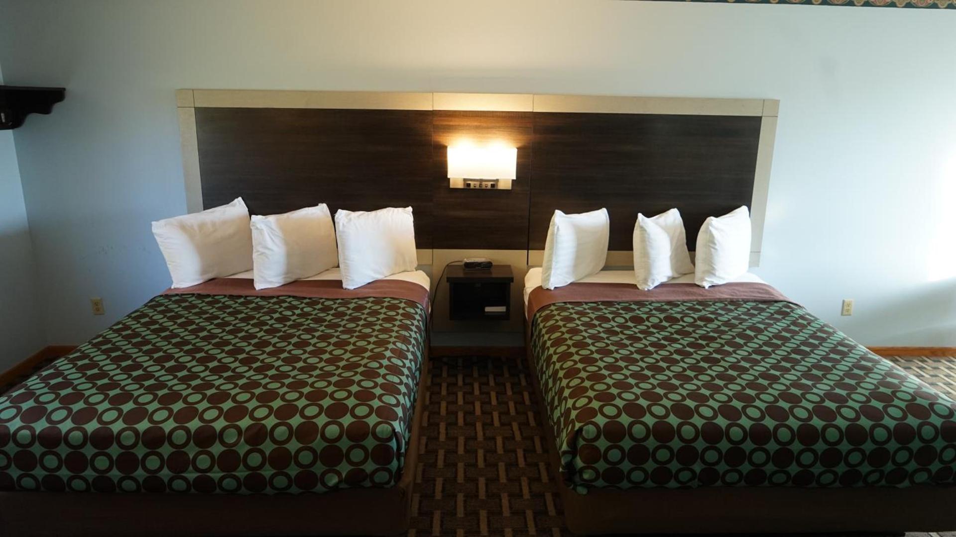Budget Host Inn Fridley photo 14