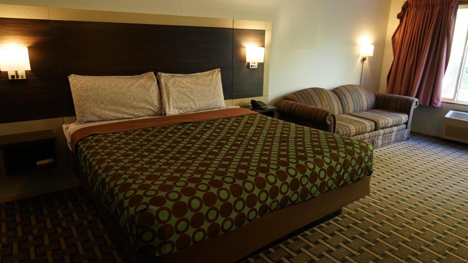 Budget Host Inn Fridley photo 16