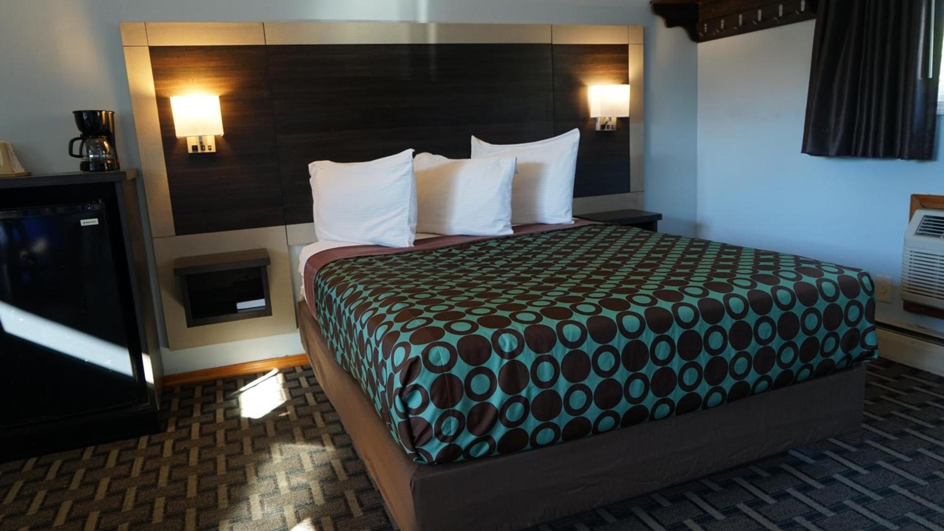Budget Host Inn Fridley photo 17