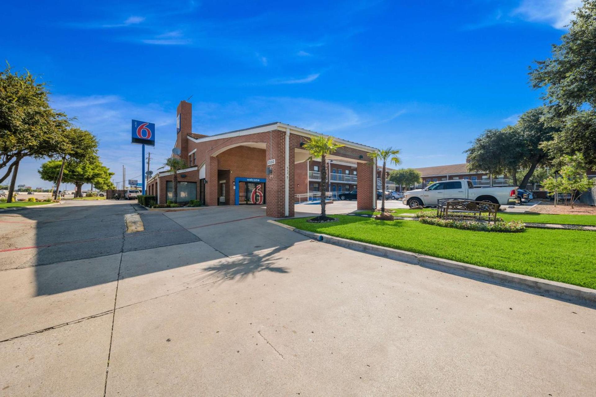 Motel 6-Plano, TX - Plano Northeast photo 4