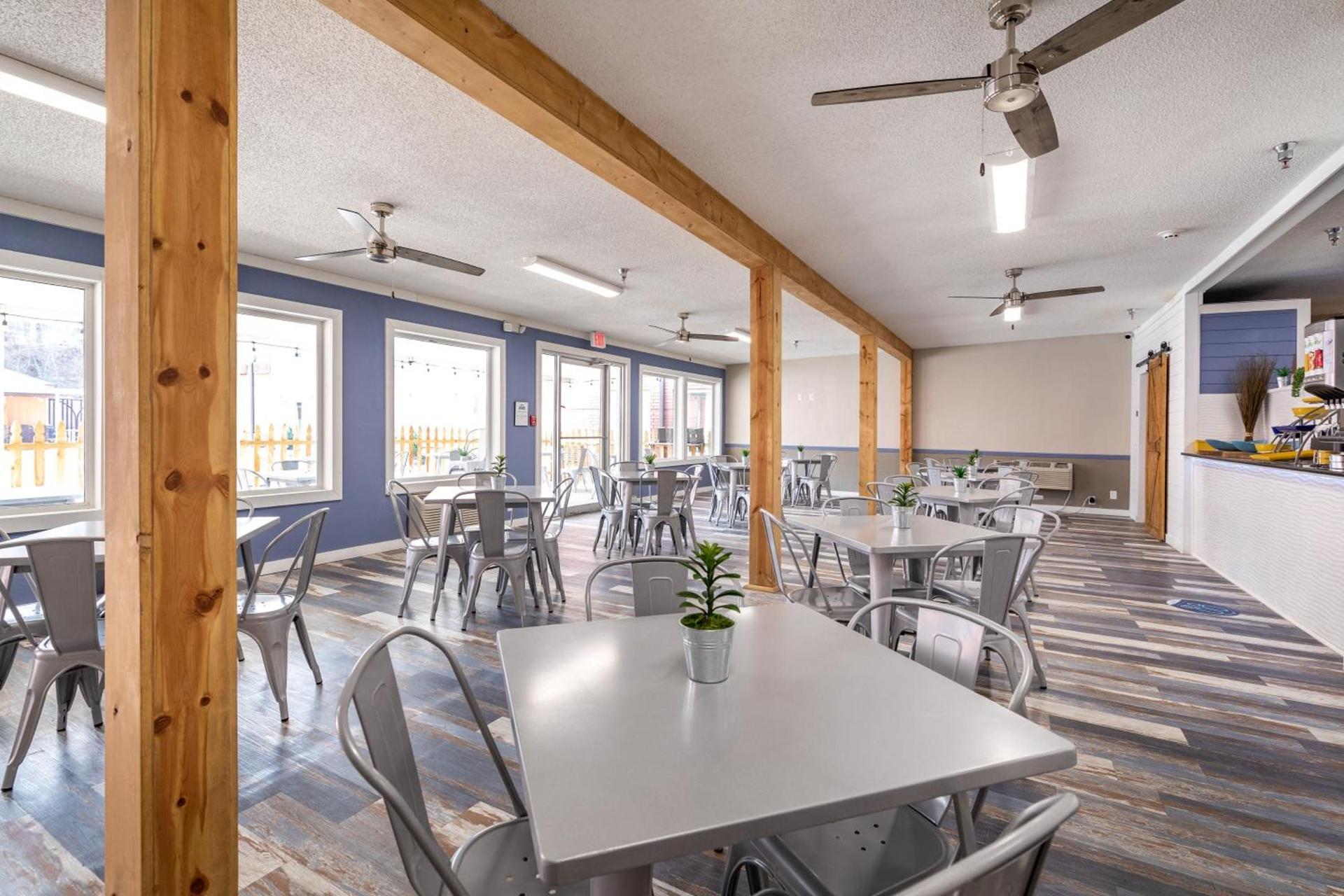 THE BRANSINN Entertainment District photo 11