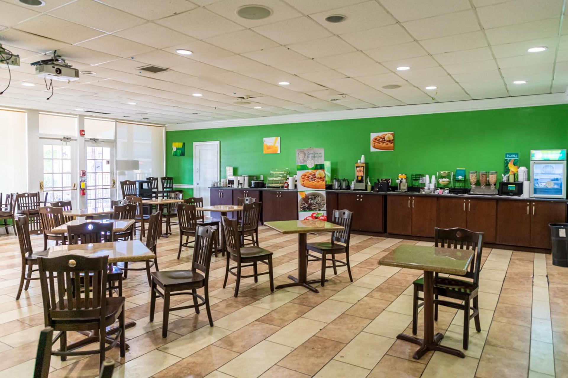 Quality Inn Richmond Hill - Savannah I-95 photo 28