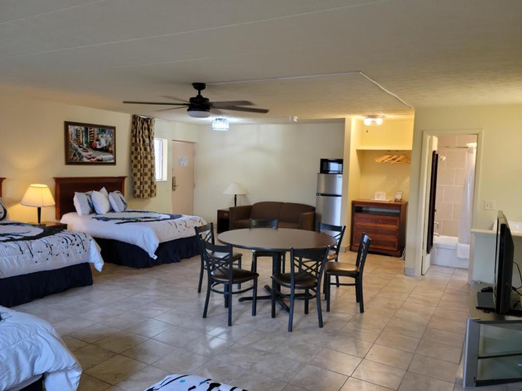 Wolf Inn Hotel photo 54