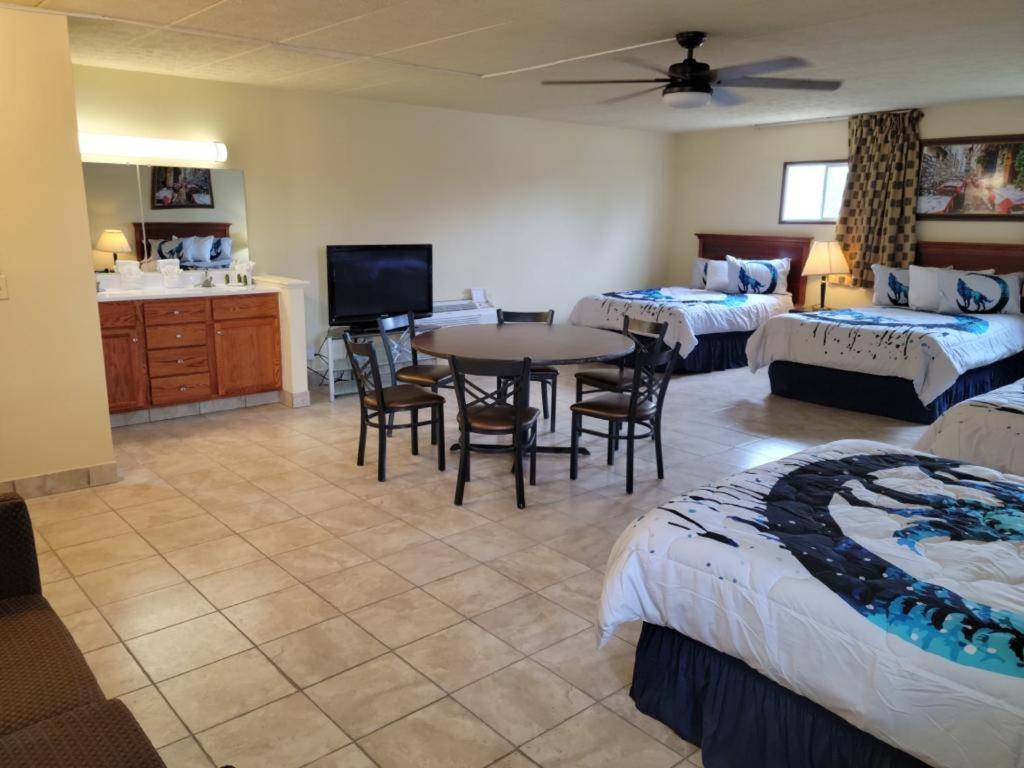 Wolf Inn Hotel photo 55