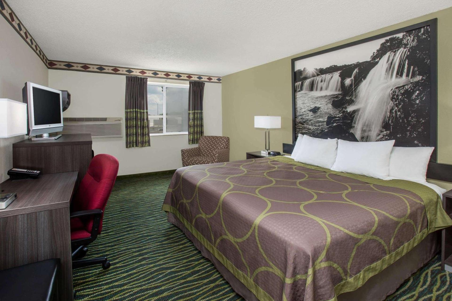 Super 8 by Wyndham Independence Kansas City photo 9