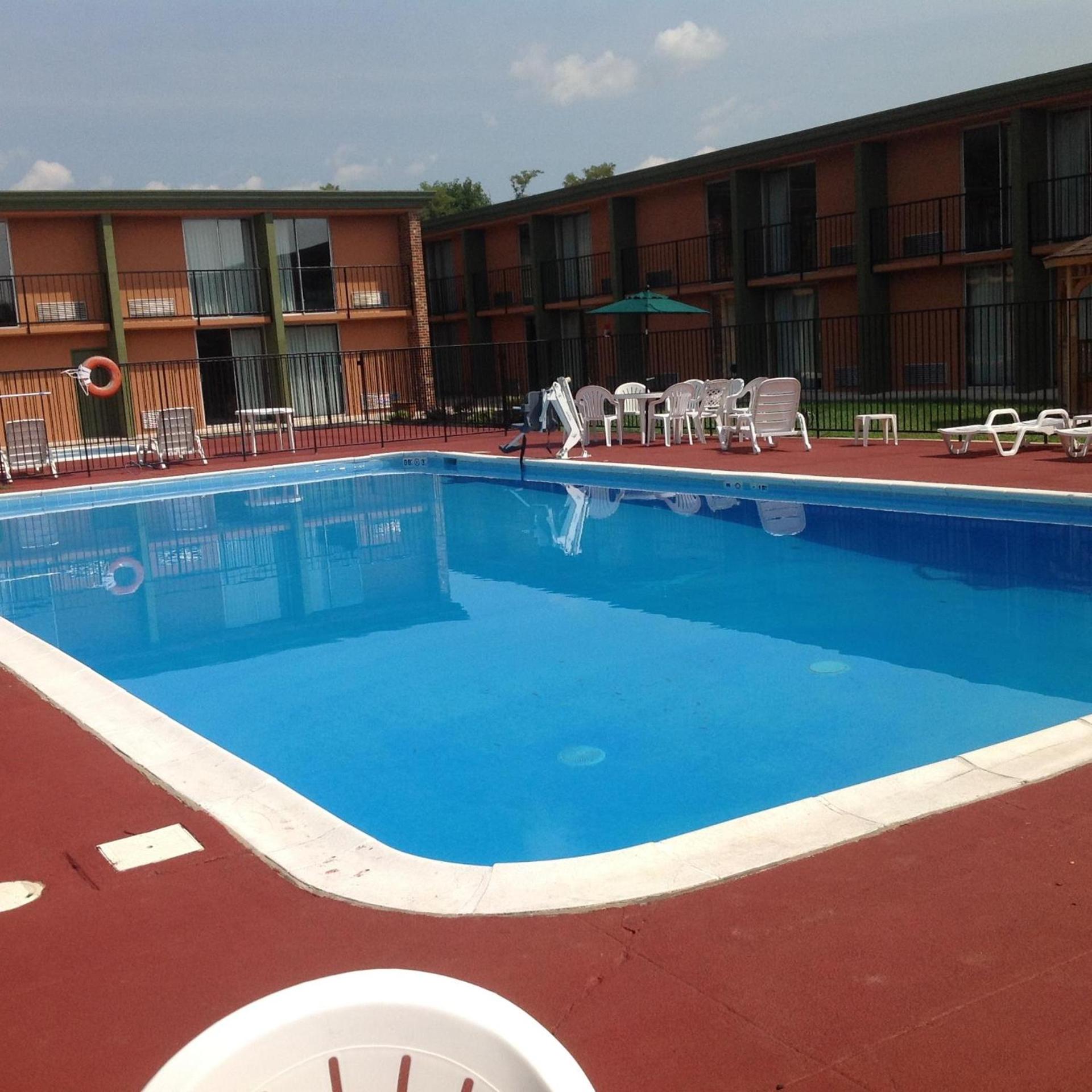 Baymont by Wyndham Salem Roanoke Area photo 8