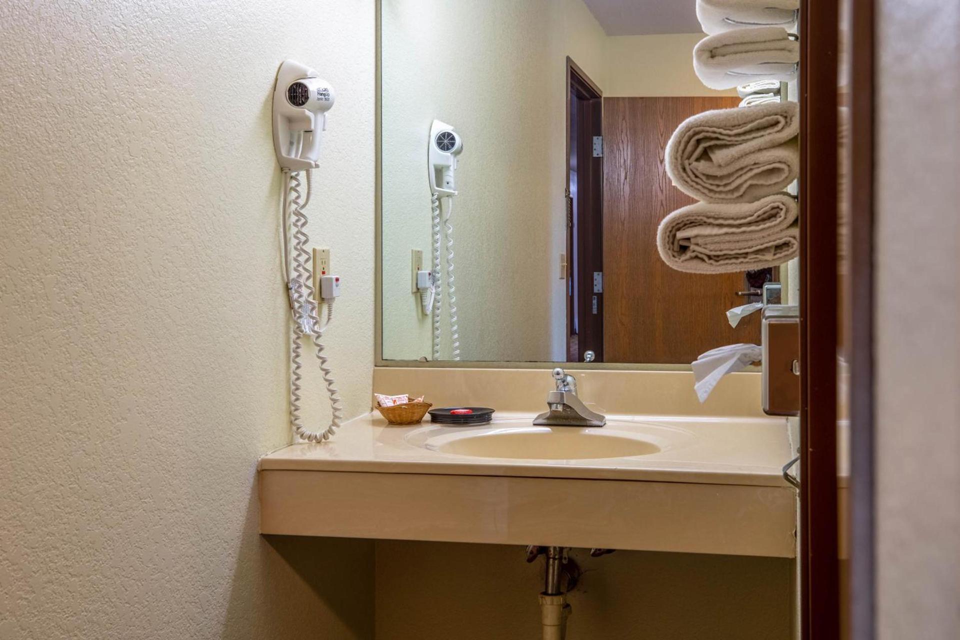 OYO Hotel Chesaning Route 52 & Hwy 57 photo 76