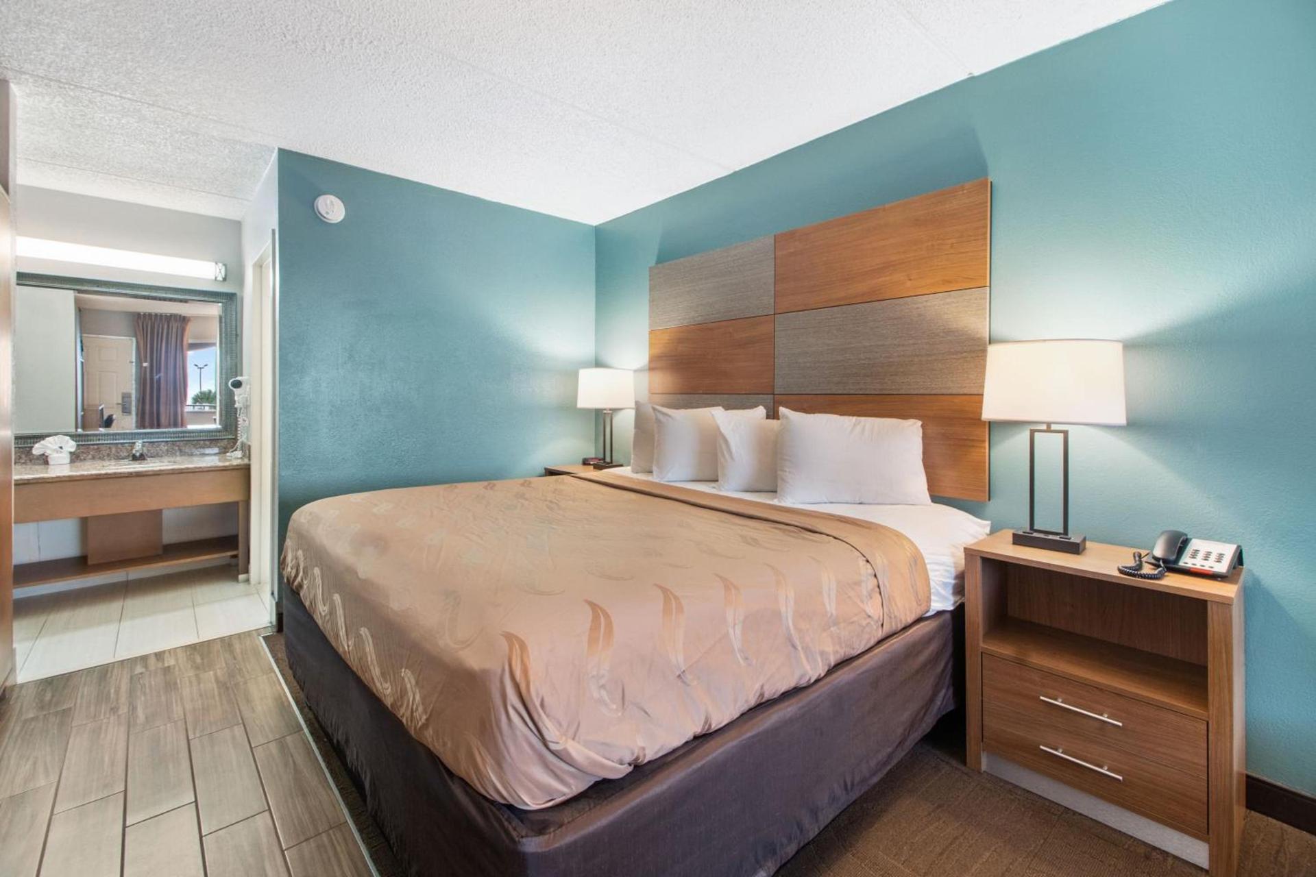 Beachfront Palms Resort Galveston, an Ascend Collection Hotel photo 25