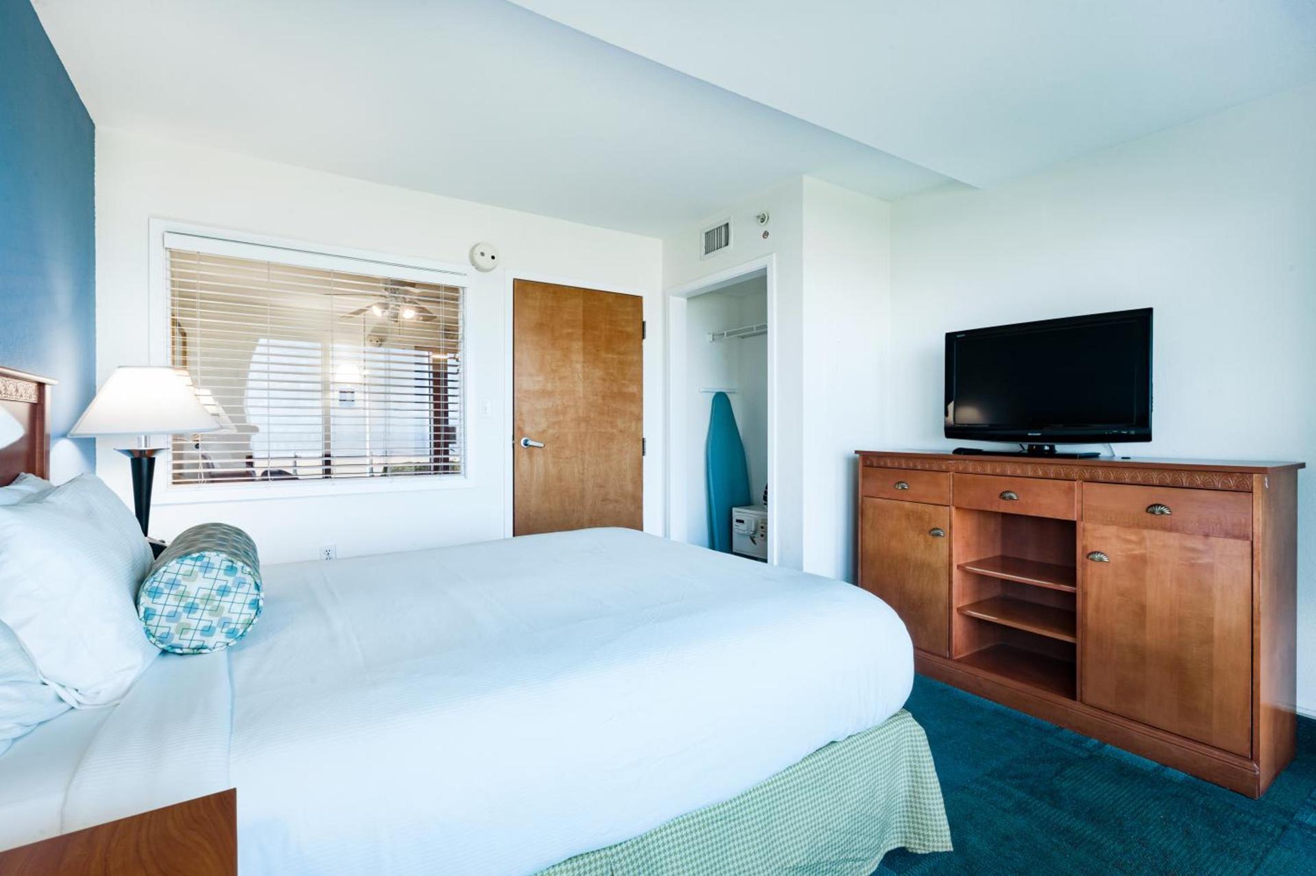 Ocean Sands Resort, Oceanfront, Virginia Beach by Vacatia photo 20