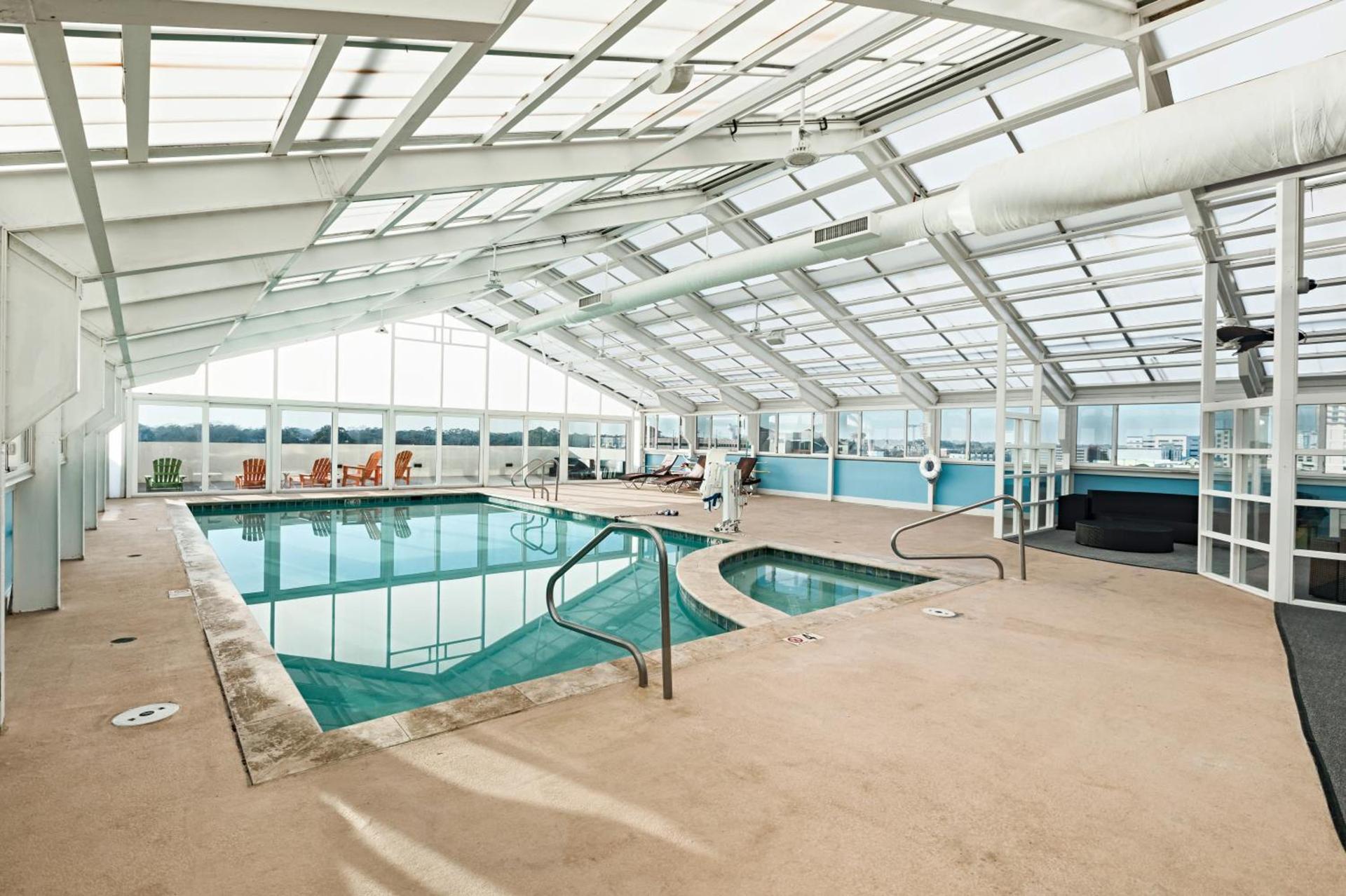 Ocean Sands Resort, Oceanfront, Virginia Beach by Vacatia photo 4