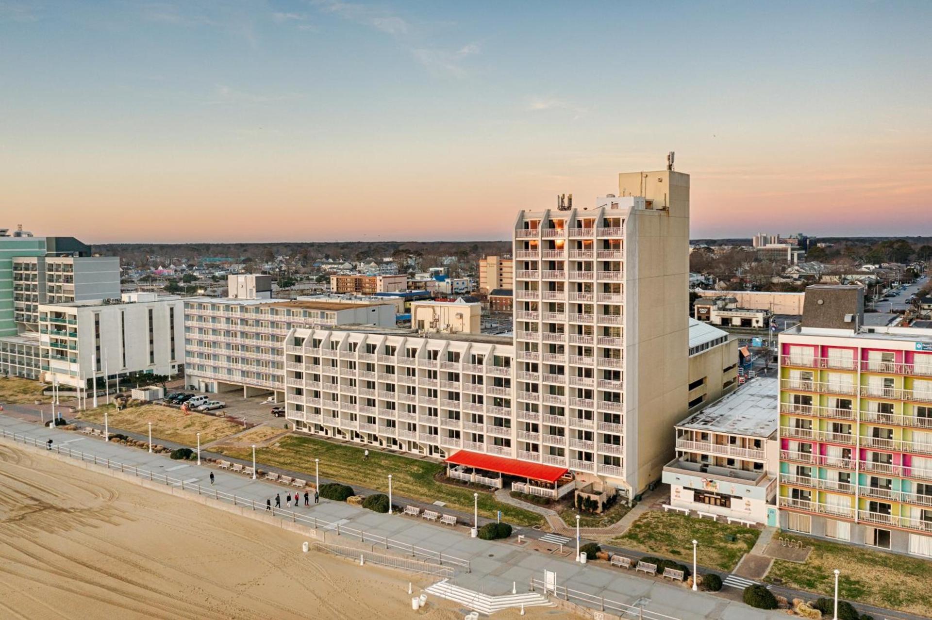 Ocean Sands Resort, Oceanfront, Virginia Beach by Vacatia photo 3