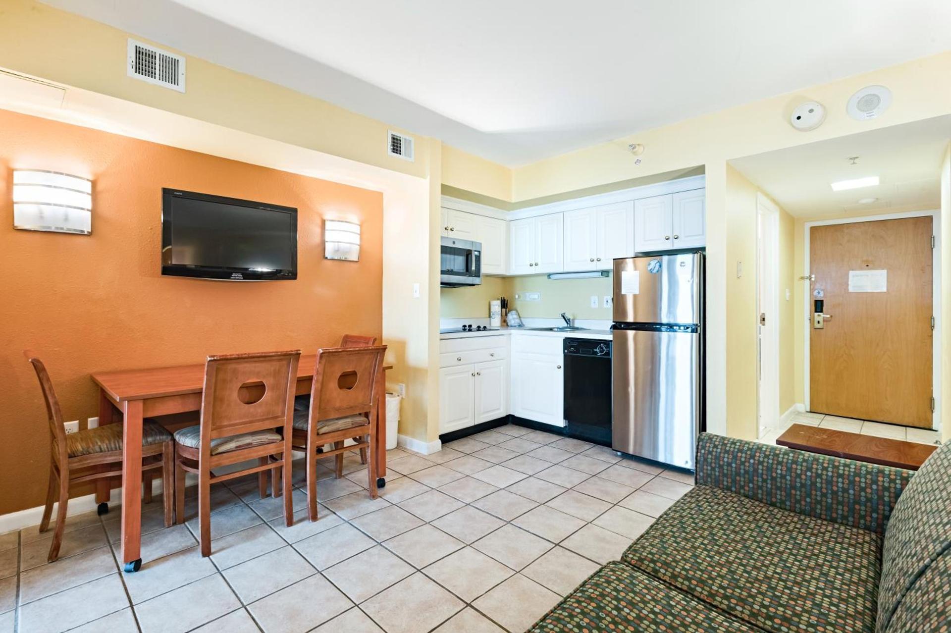 Ocean Sands Resort, Oceanfront, Virginia Beach by Vacatia photo 33