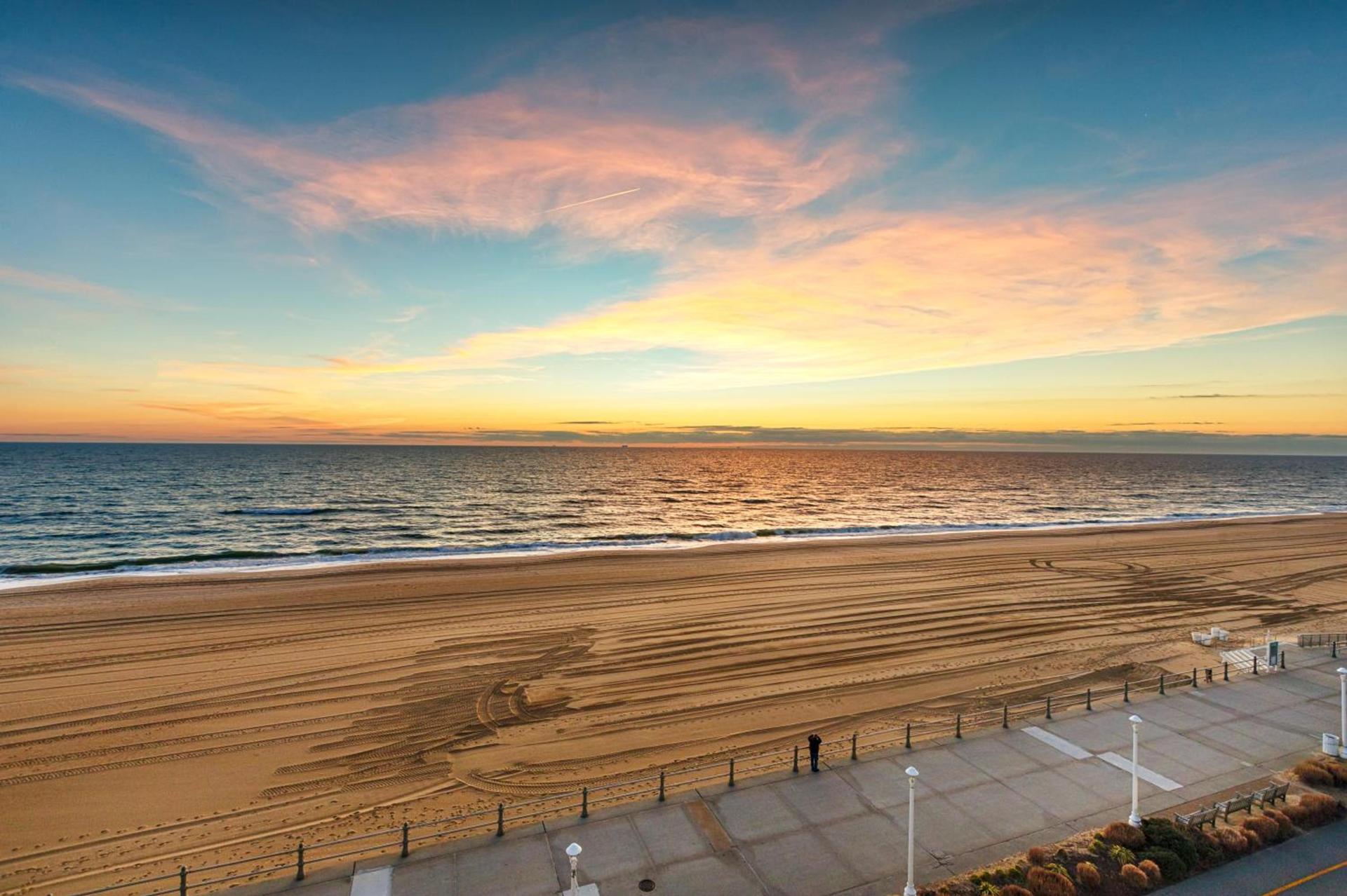 Ocean Sands Resort, Oceanfront, Virginia Beach by Vacatia photo 39