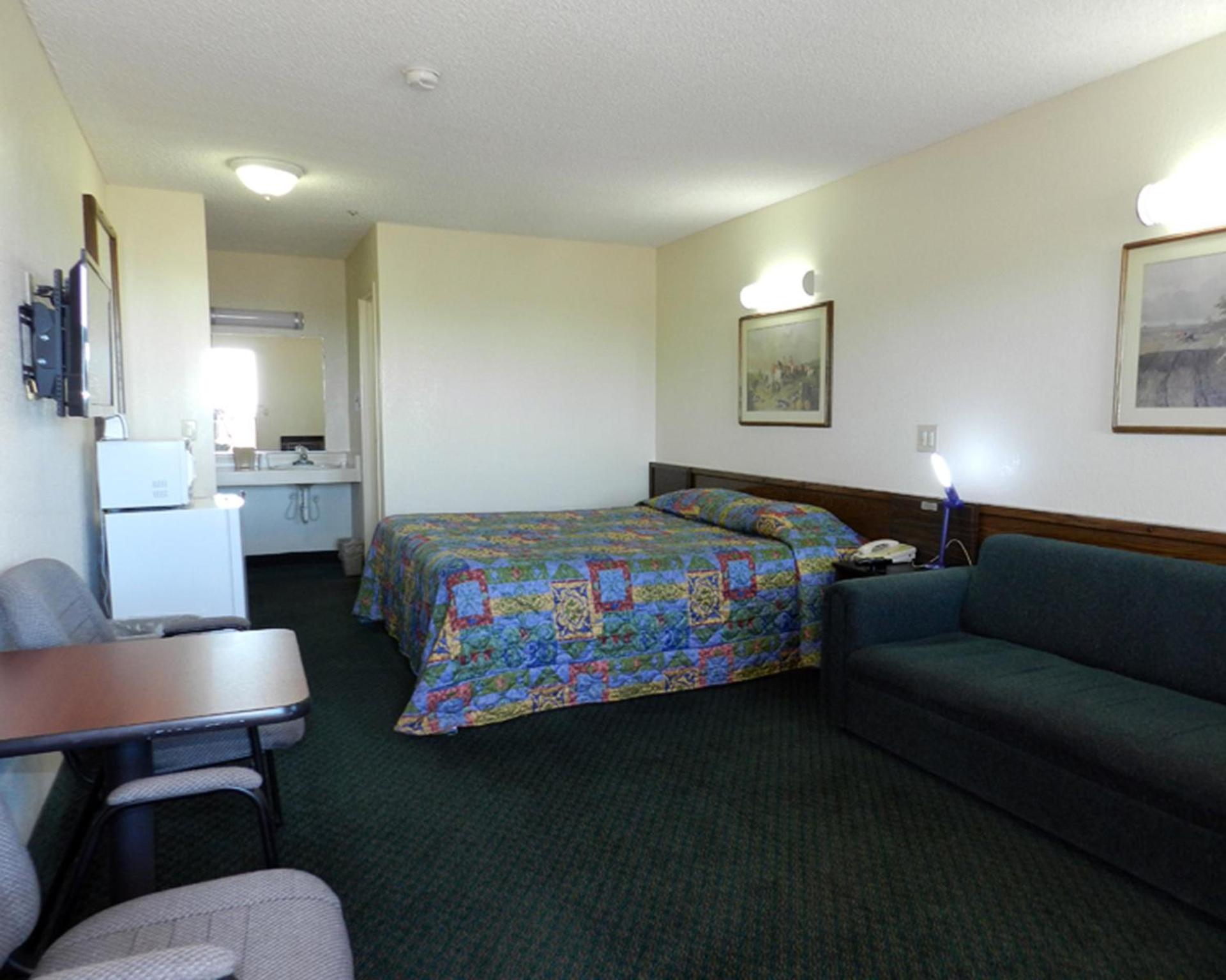 High Desert Motel Joshua Tree National Park photo 6