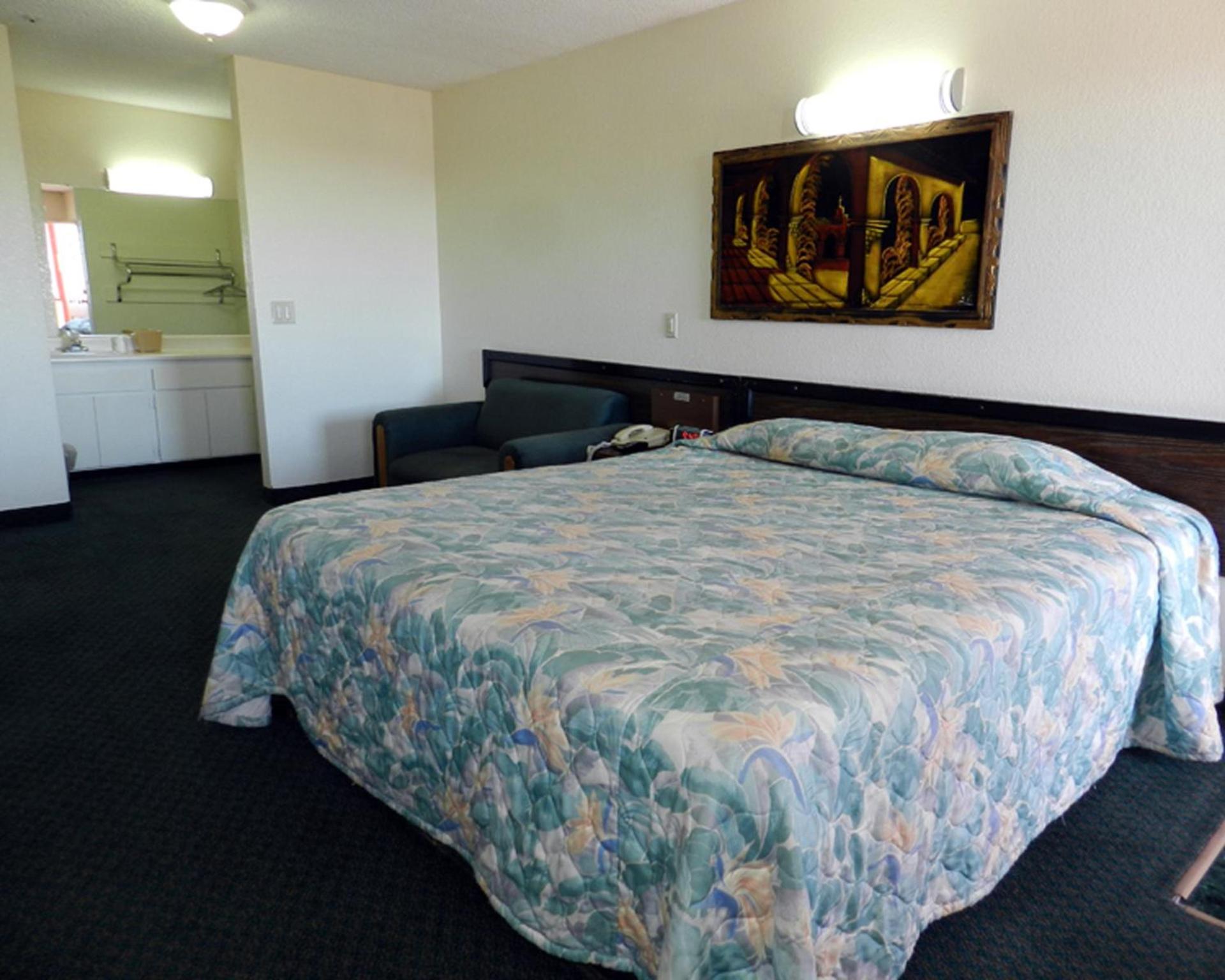 High Desert Motel Joshua Tree National Park photo 20