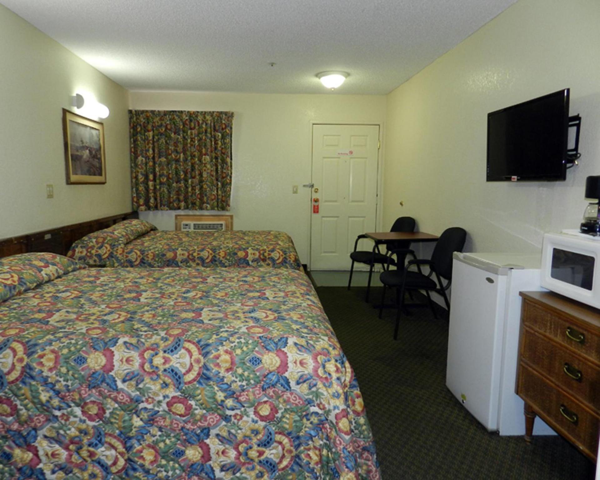 High Desert Motel Joshua Tree National Park photo 23