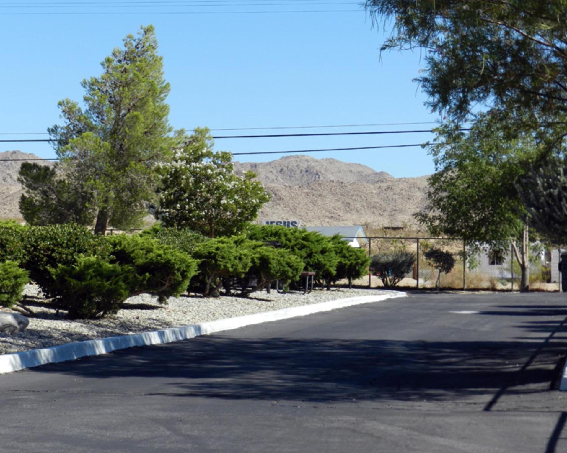 High Desert Motel Joshua Tree National Park photo 25