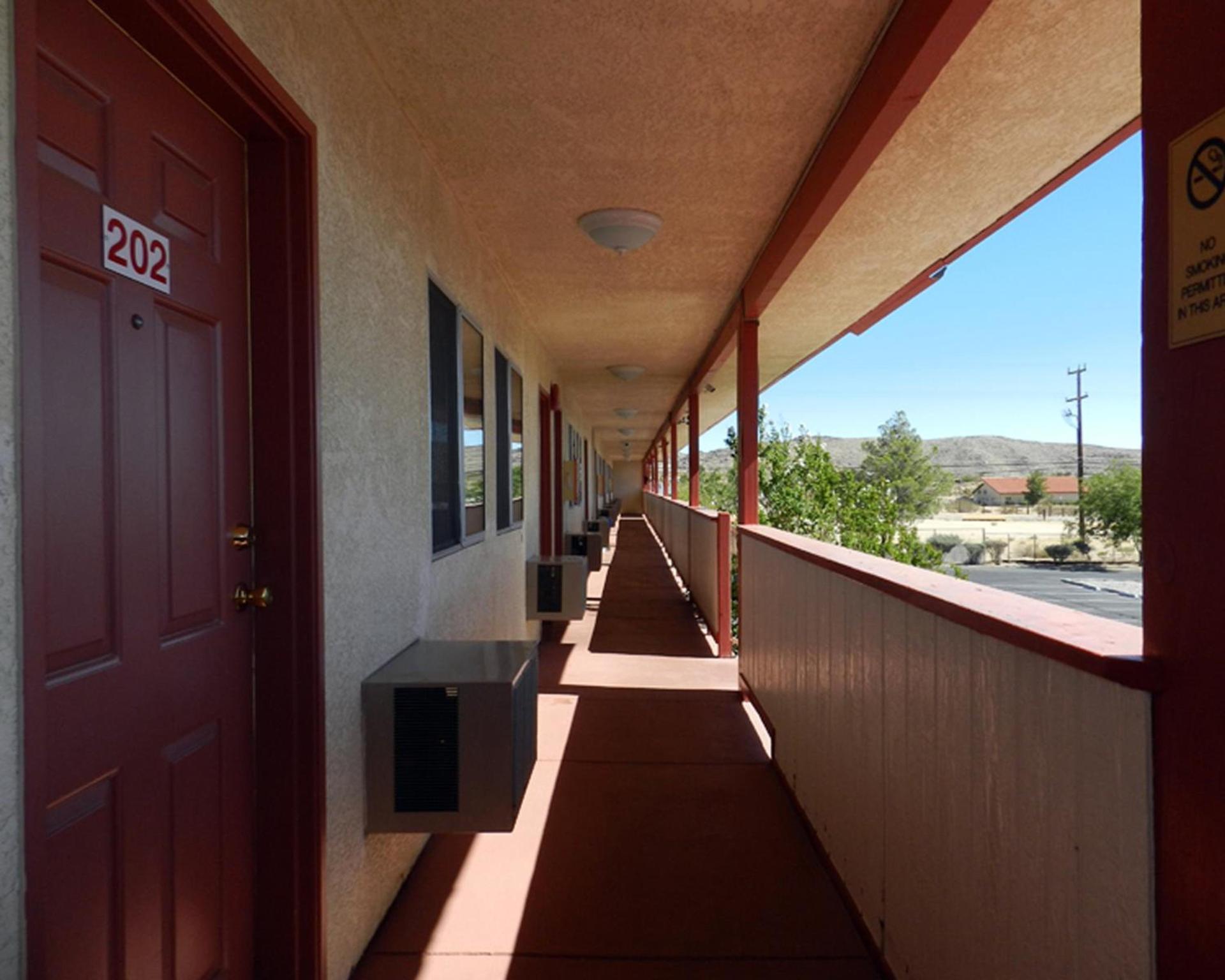 High Desert Motel Joshua Tree National Park photo 8