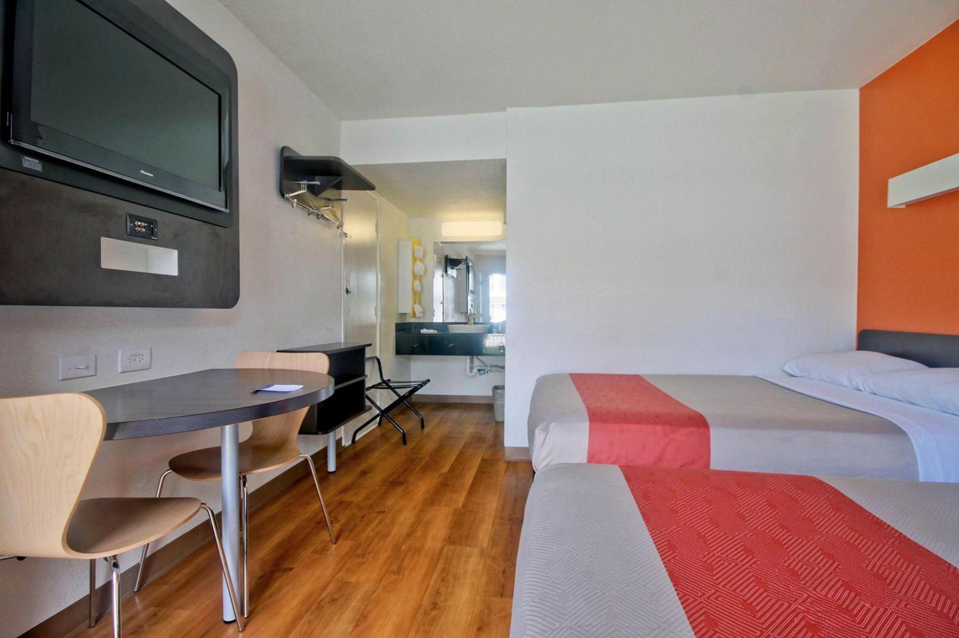 Motel 6 Dania Beach photo 39