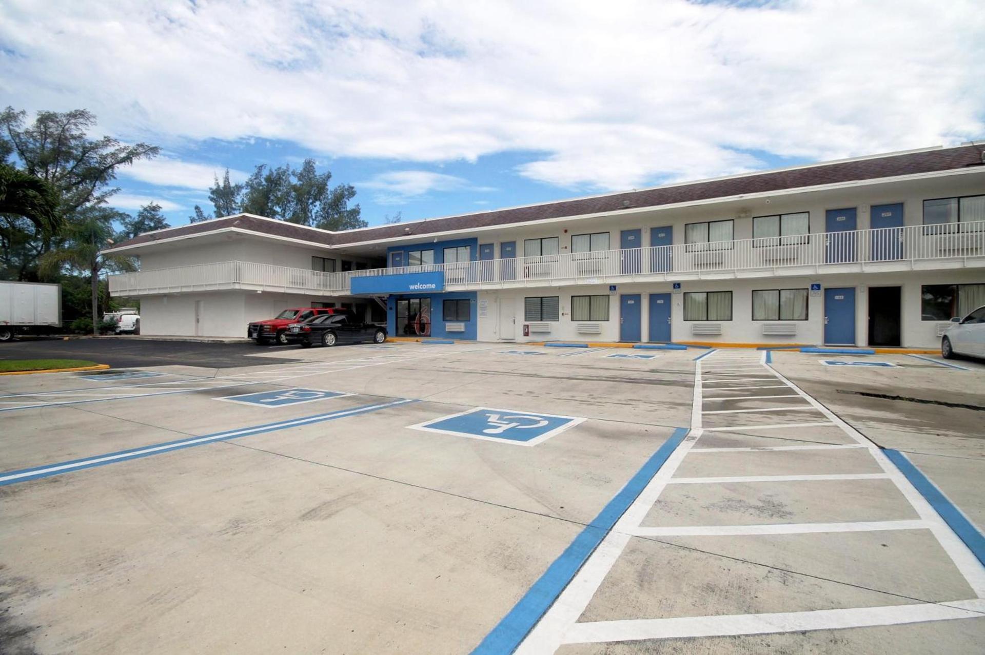Motel 6 Dania Beach photo 25