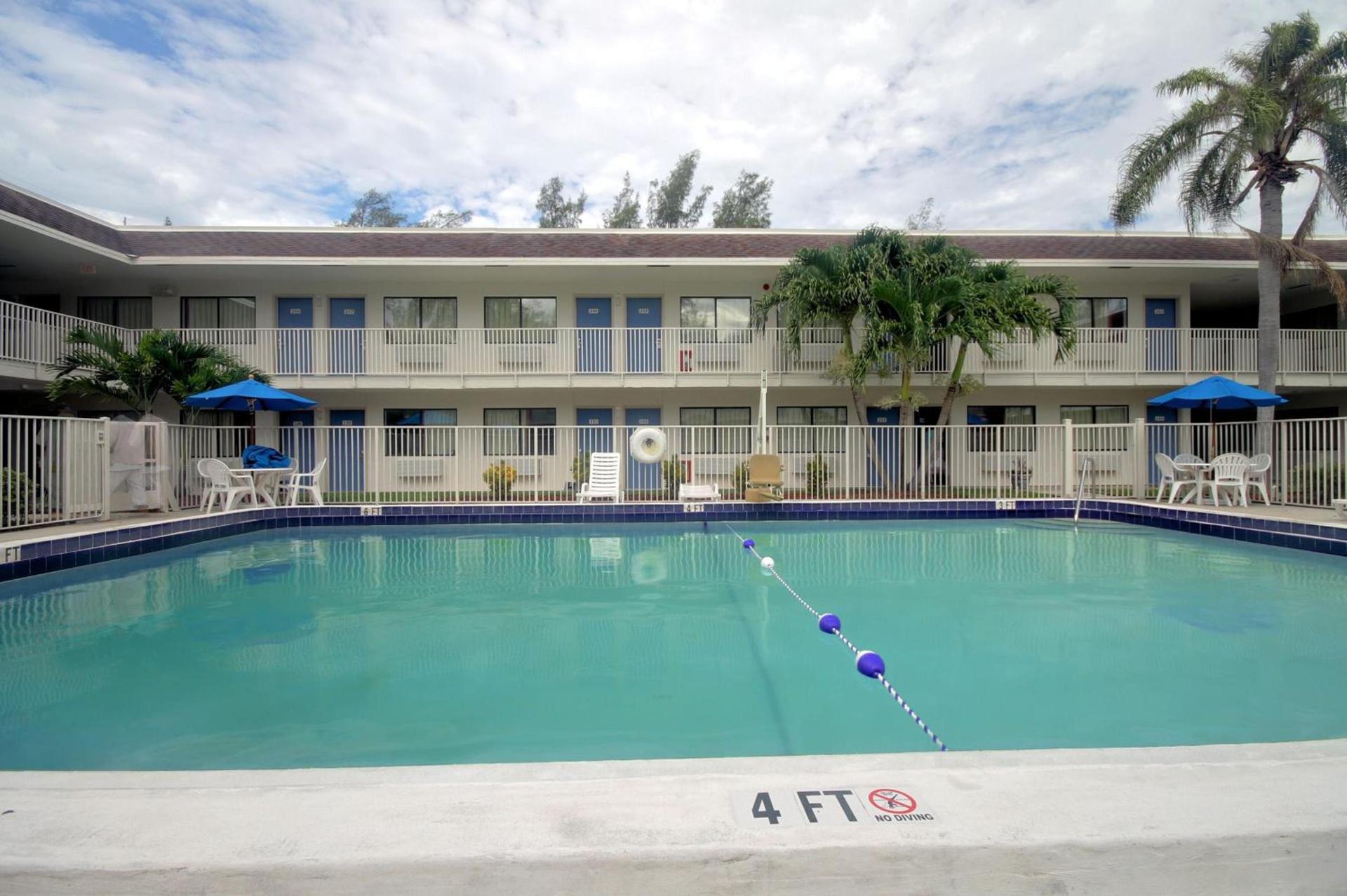 Motel 6 Dania Beach photo 27