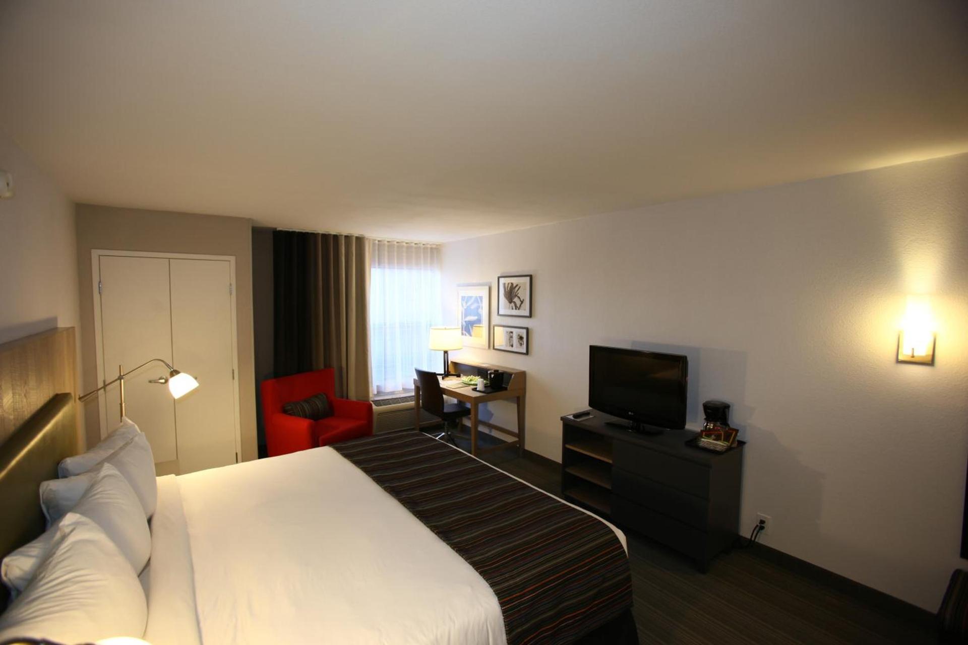 GreenTree Inn & Suites Phoenix Sky Harbor photo 17