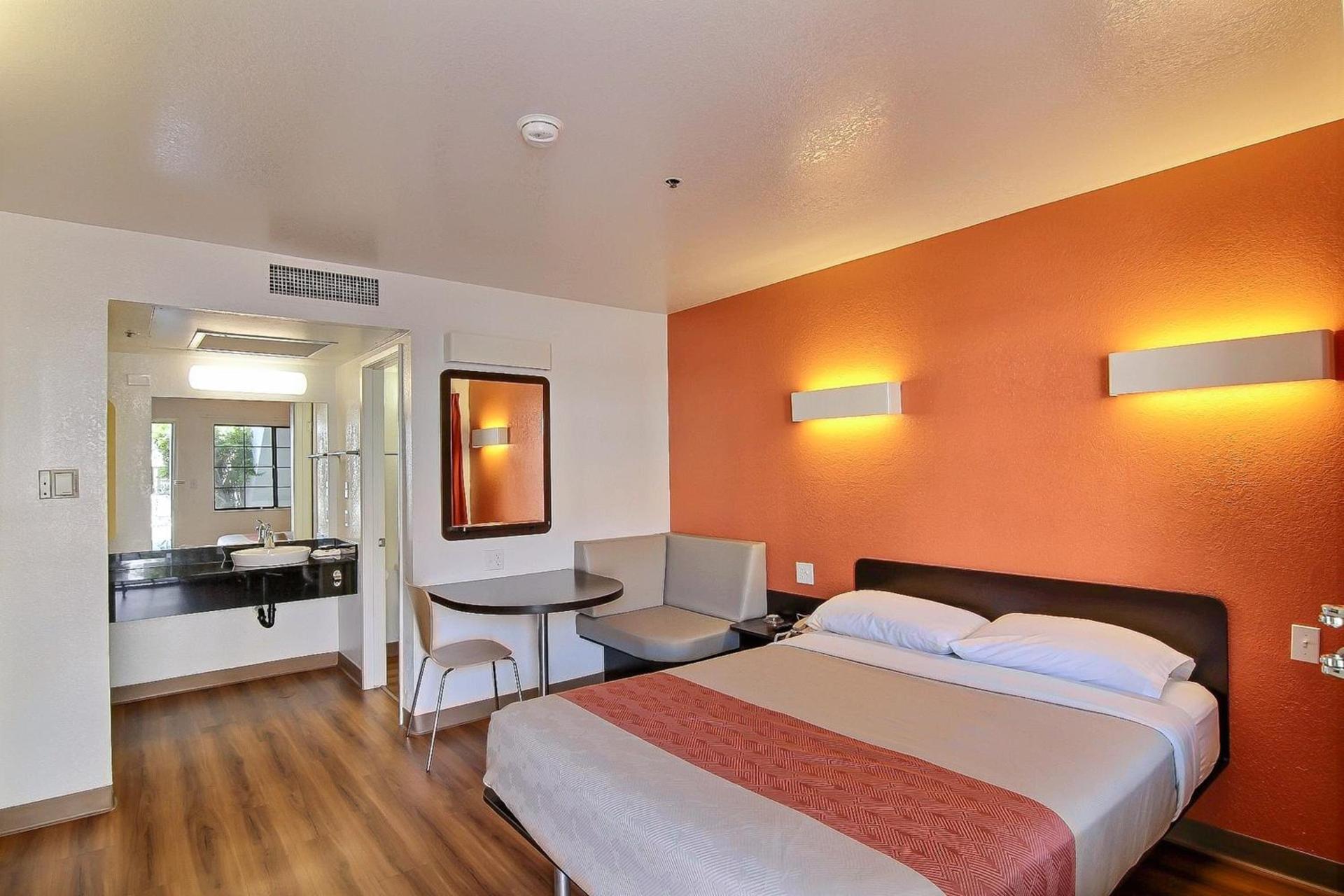 Motel 6-Thousand Oaks, CA photo 38