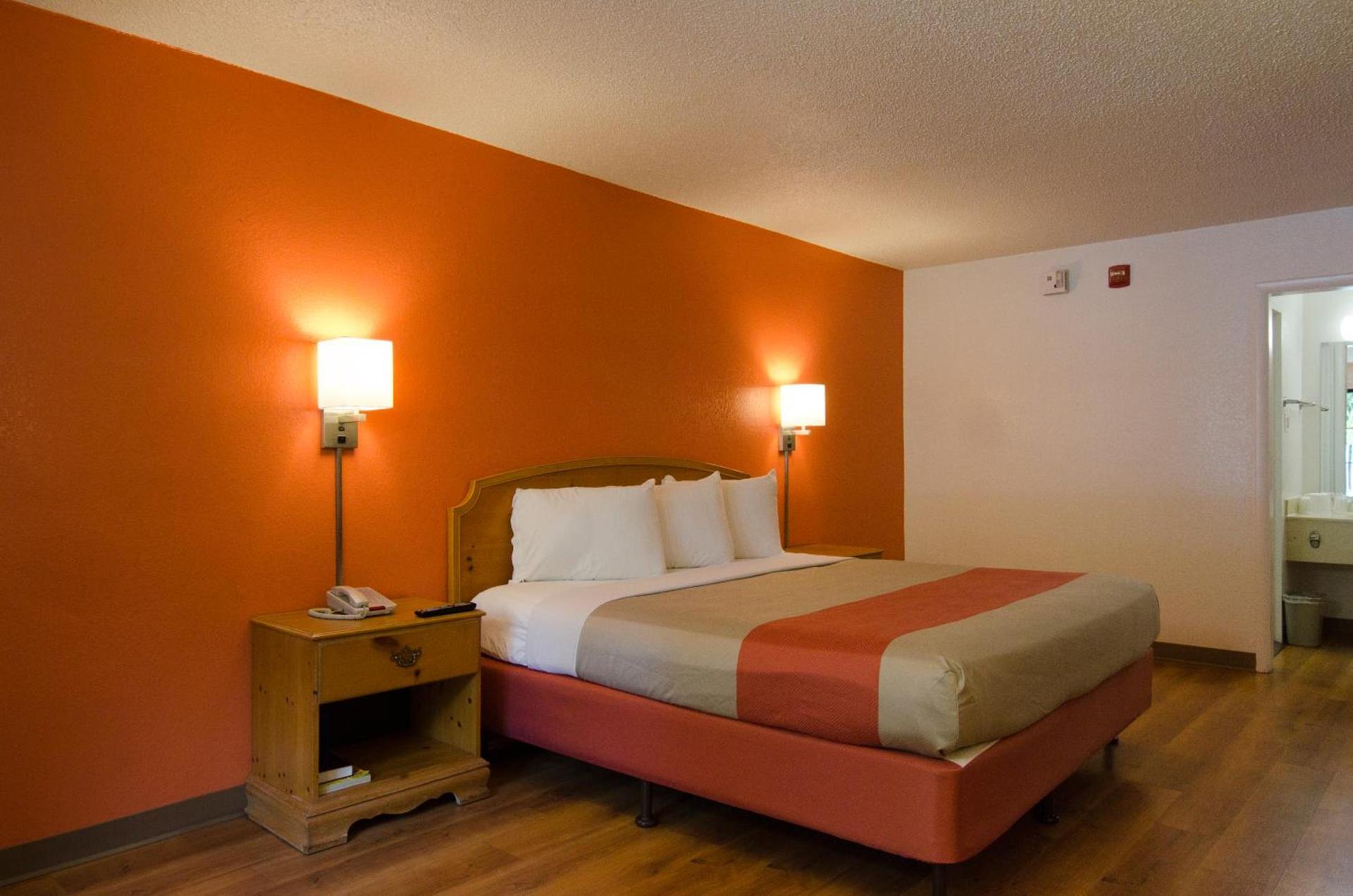 Motel 6-Frederick, MD - Fort Detrick photo 32