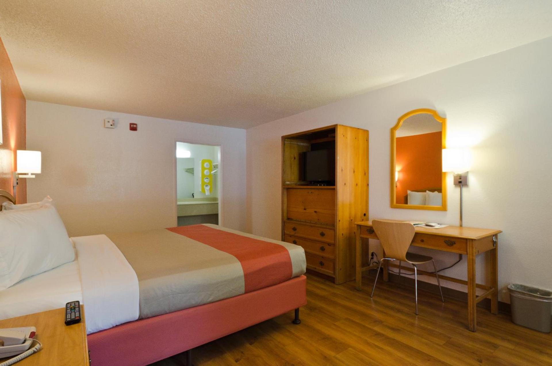 Motel 6-Frederick, MD - Fort Detrick photo 37
