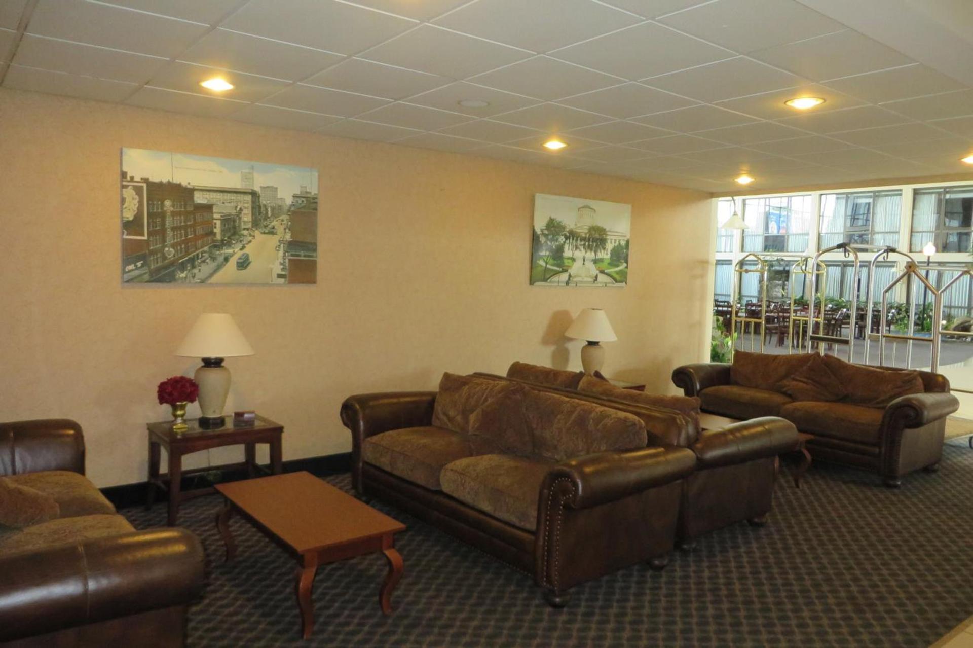 Days Inn by Wyndham Columbus Airport photo 29