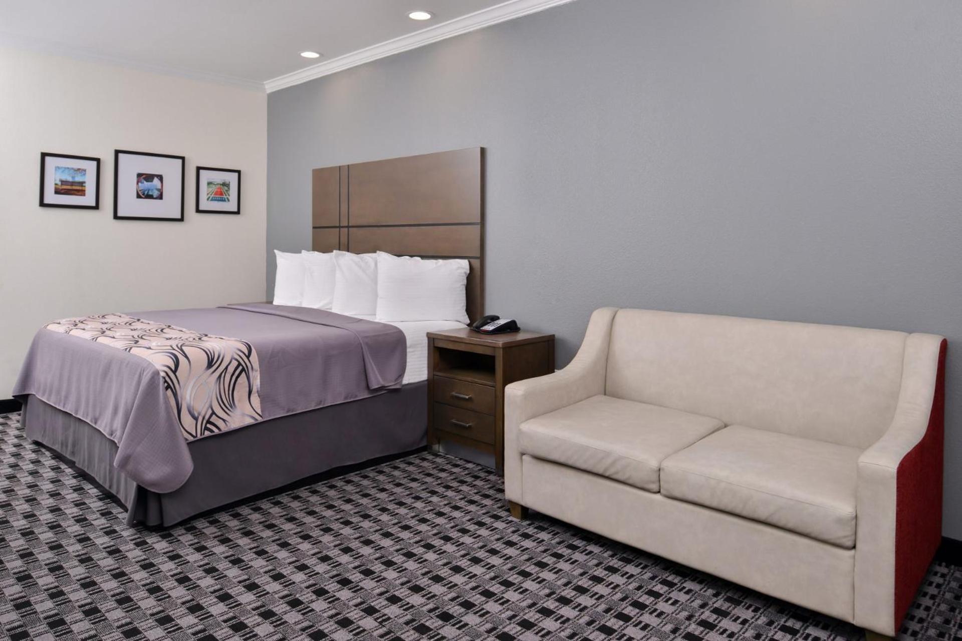 Crystal Inn & Suites IAH Humble photo 8