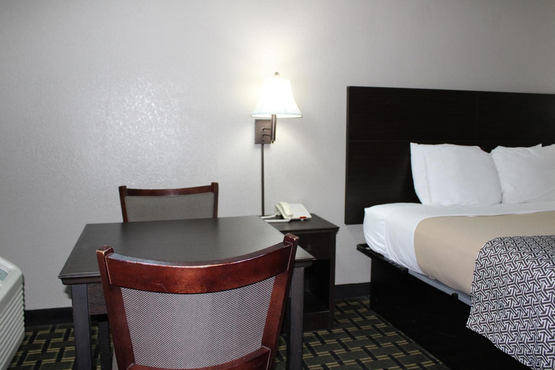 Savannah Inn - Savannah I-95 North photo 19