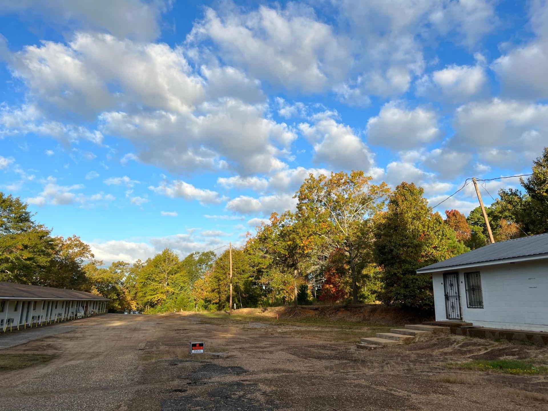 Driftwood Inn and Lodge by the lake photo 38
