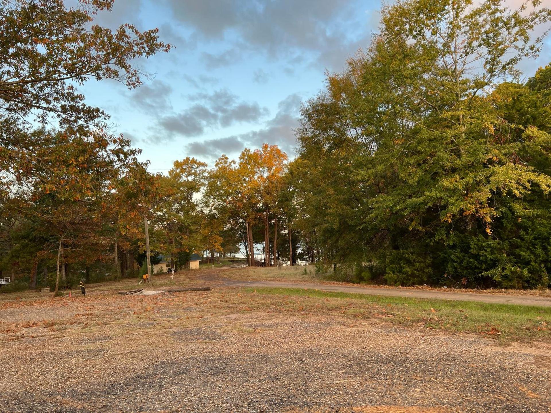 Driftwood Inn and Lodge by the lake photo 42