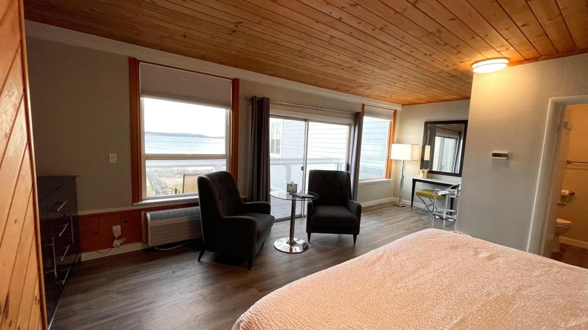 Tides Inn & Suites photo 49