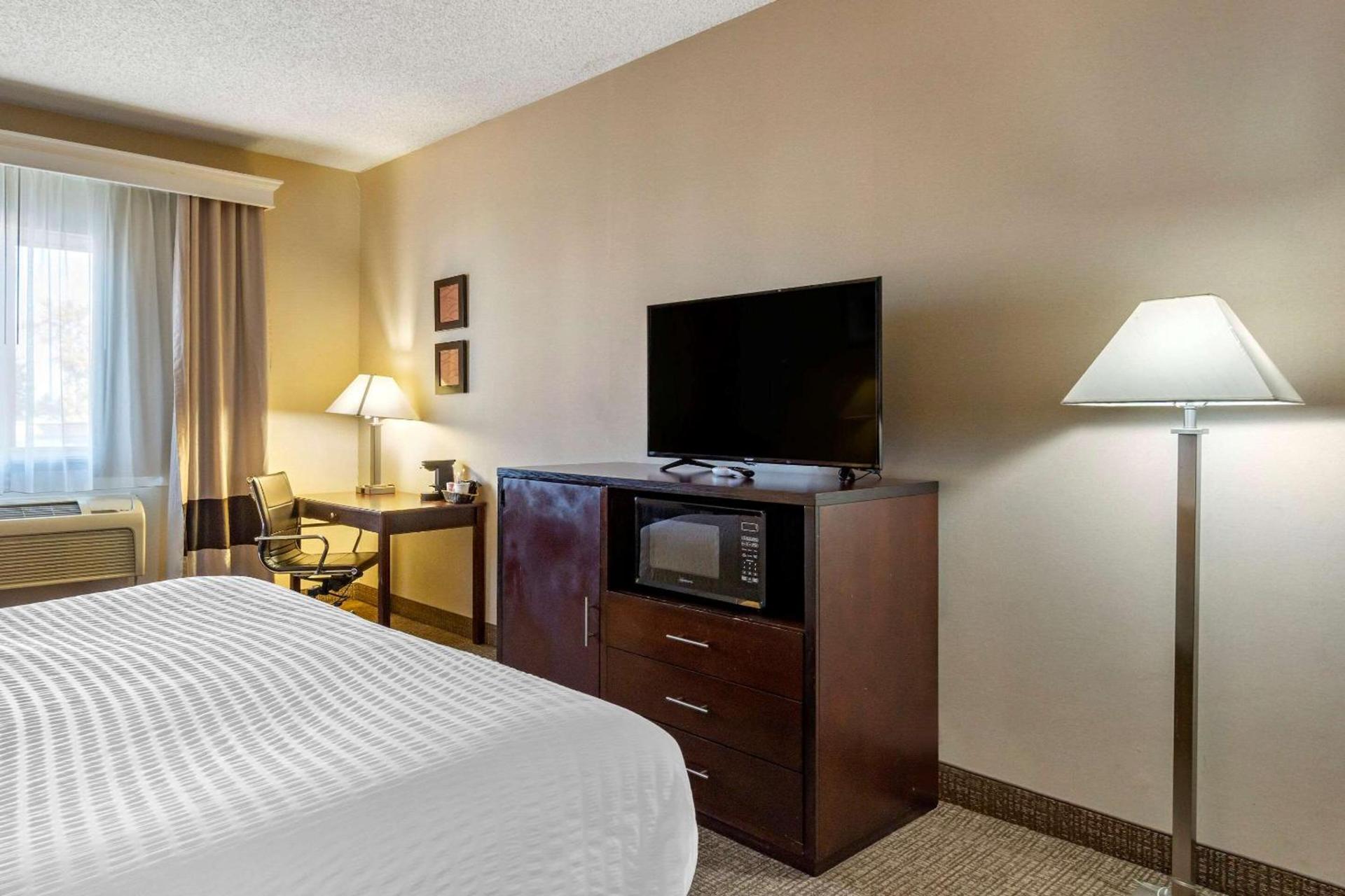 Comfort Inn & Suites Seattle North photo 14
