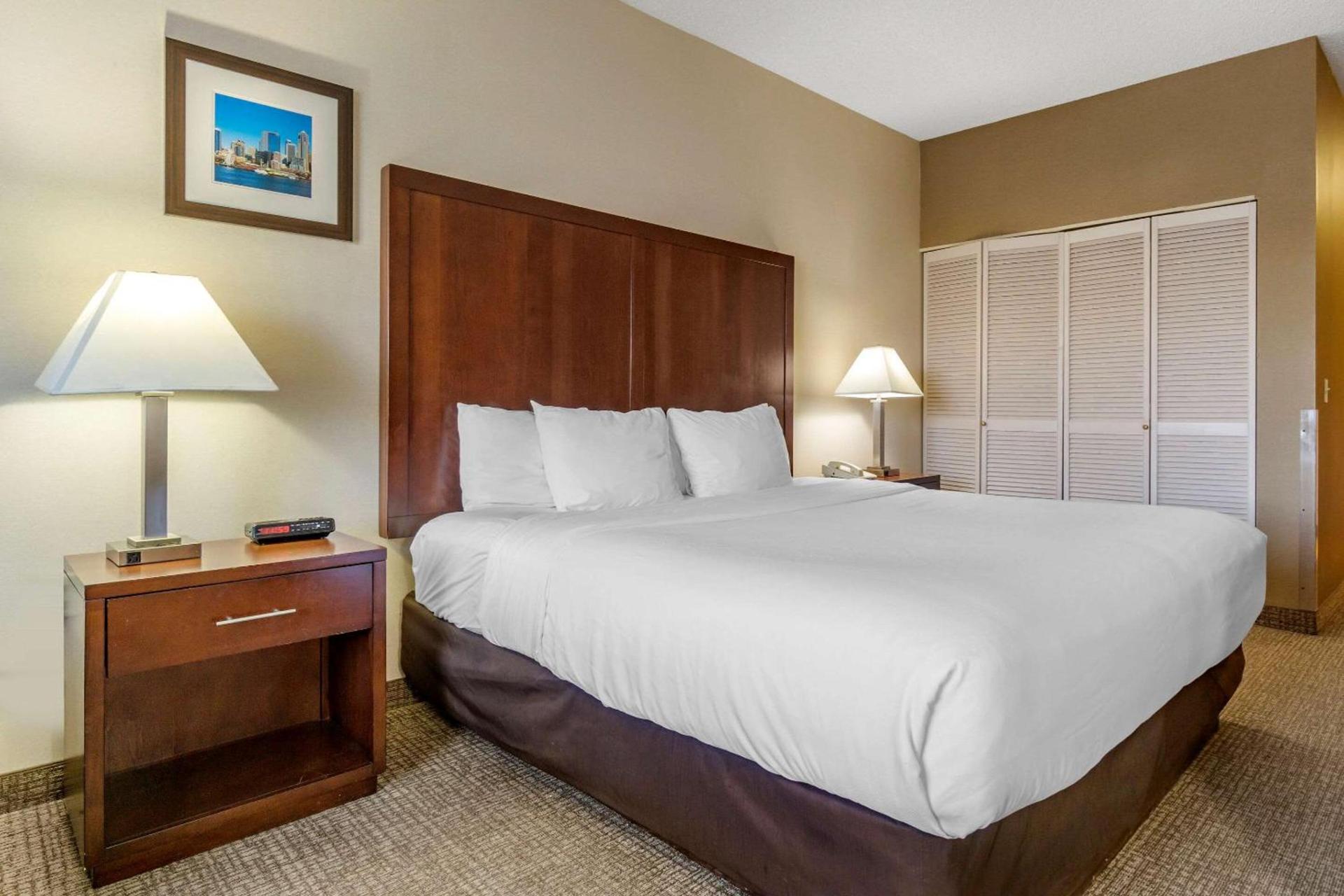 Comfort Inn & Suites Seattle North photo 18
