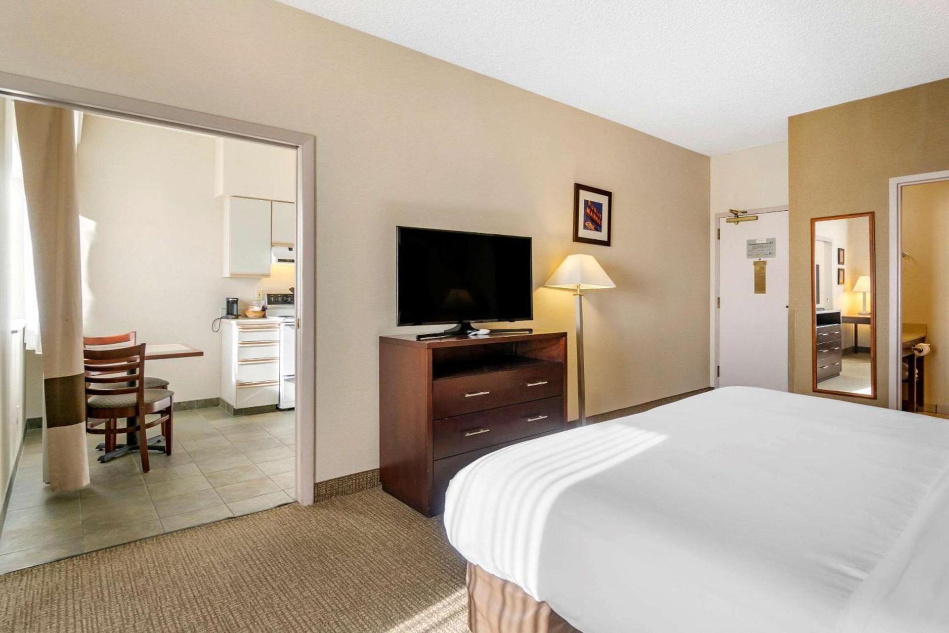 Comfort Inn & Suites Seattle North photo 28