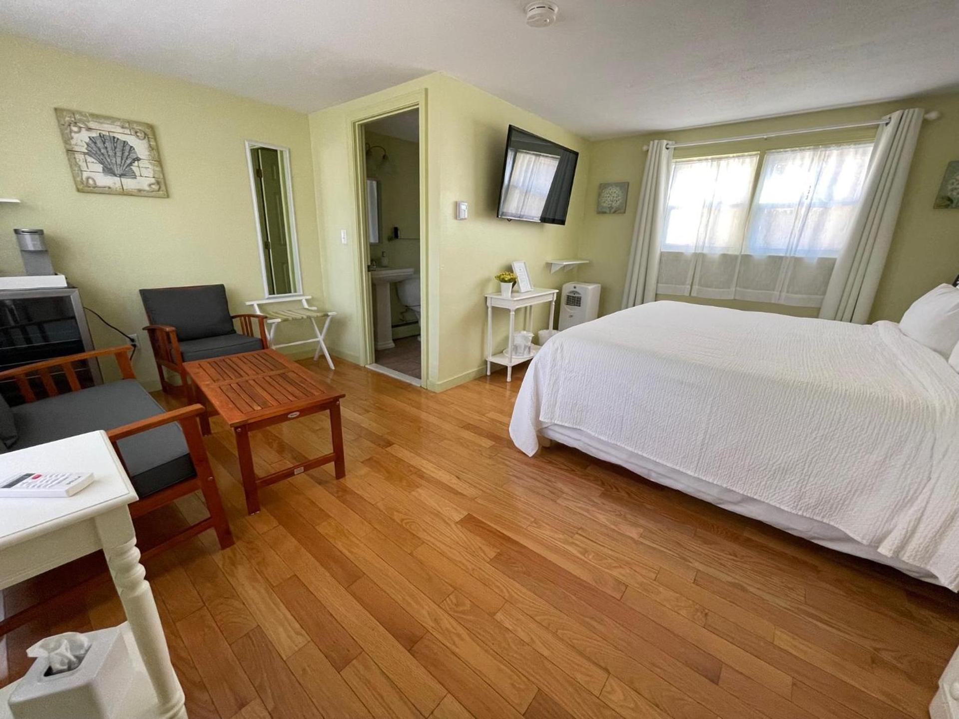 The Escape Inn photo 91