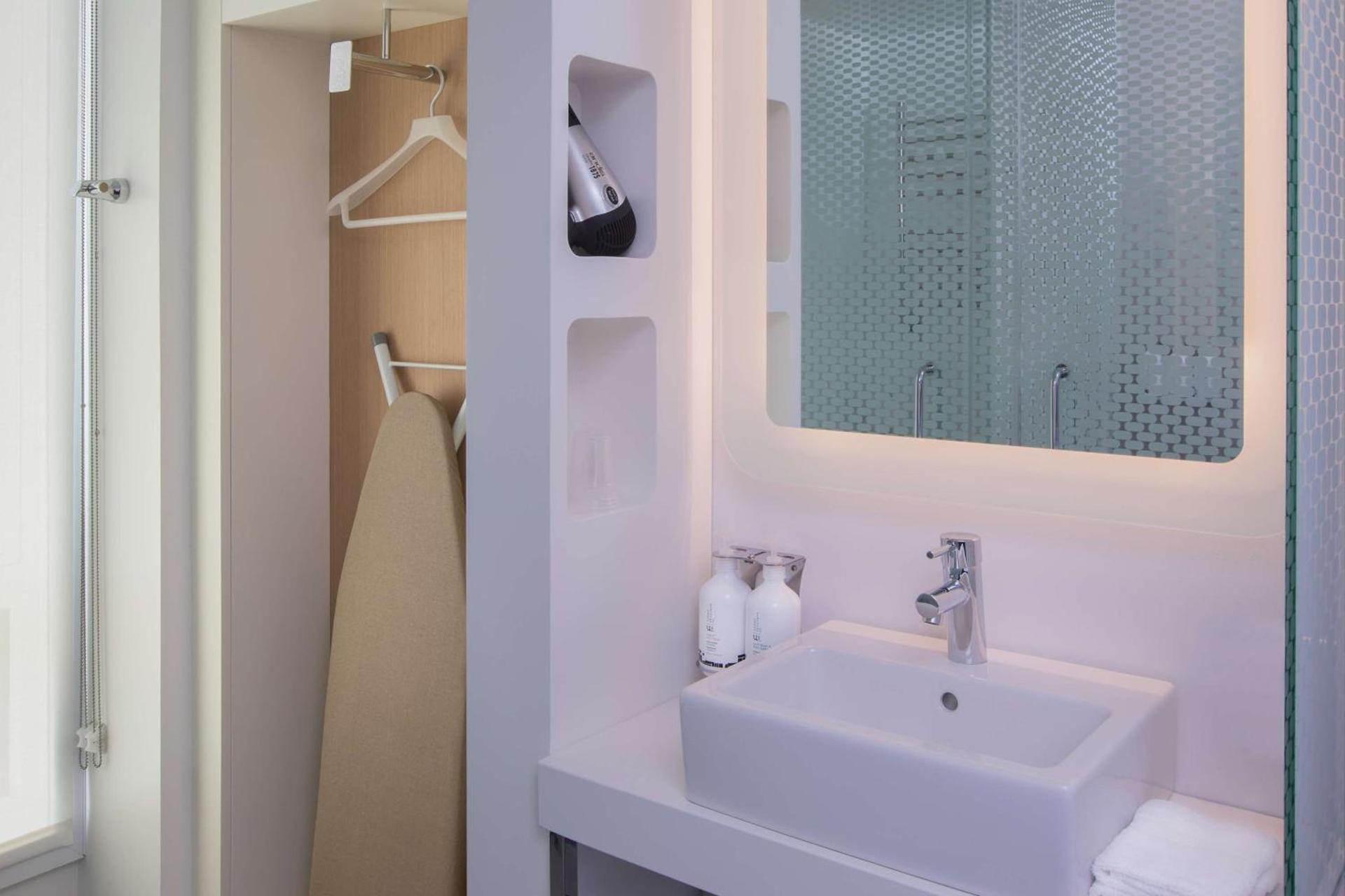YOTEL Washington DC photo 19