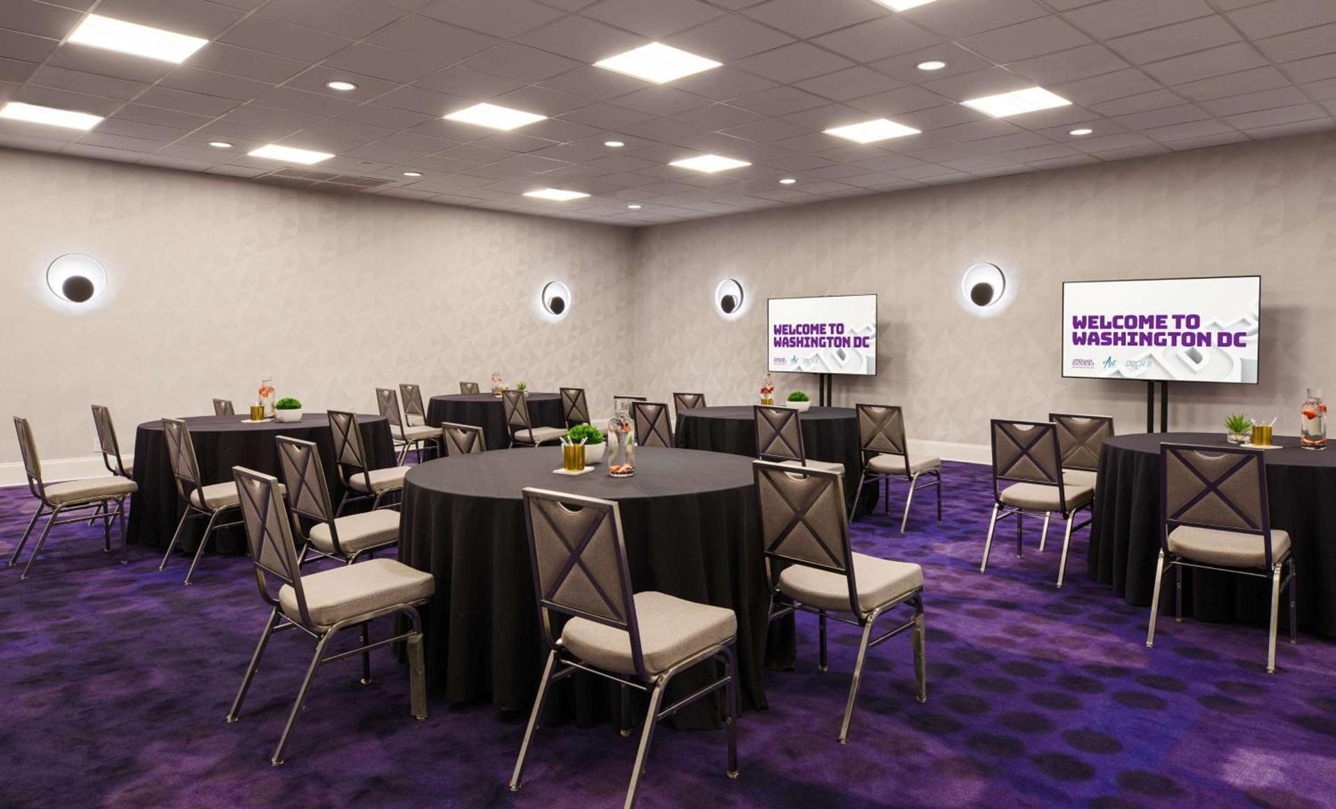 YOTEL Washington DC photo 29