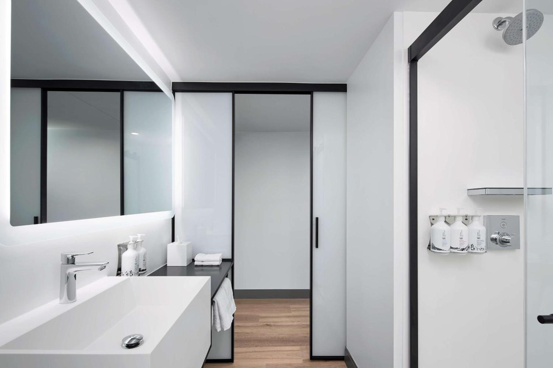YOTEL Washington DC photo 32