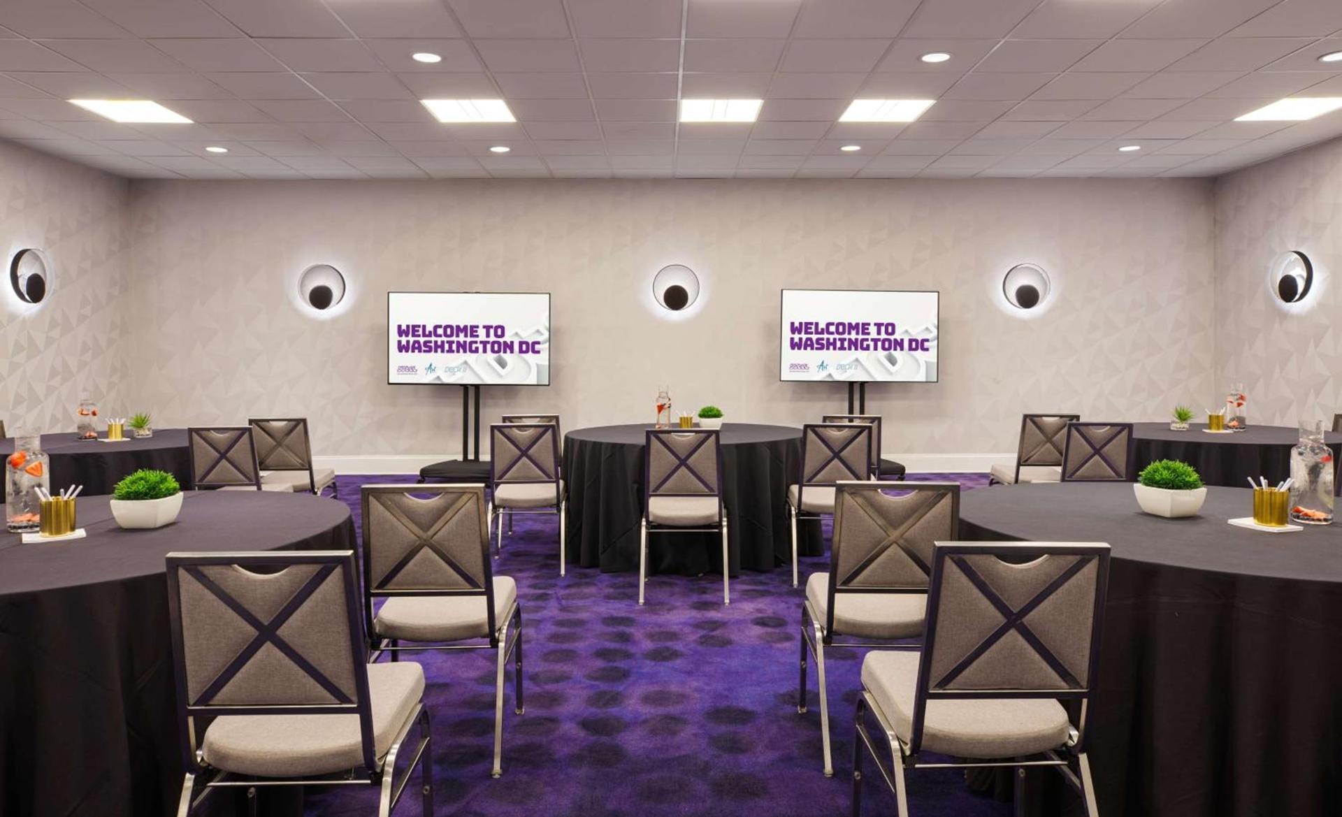 YOTEL Washington DC photo 64